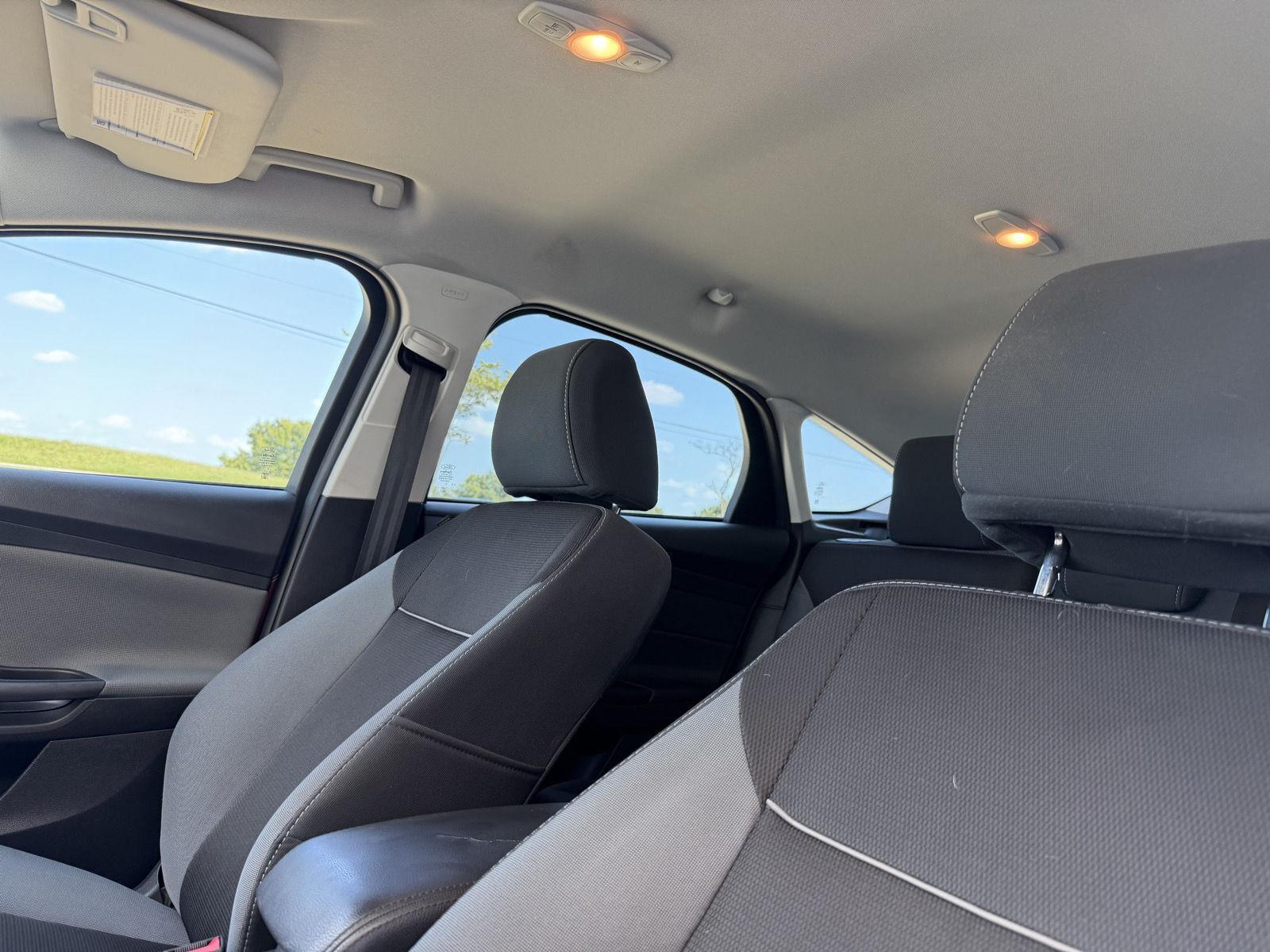Vehicle photo 18