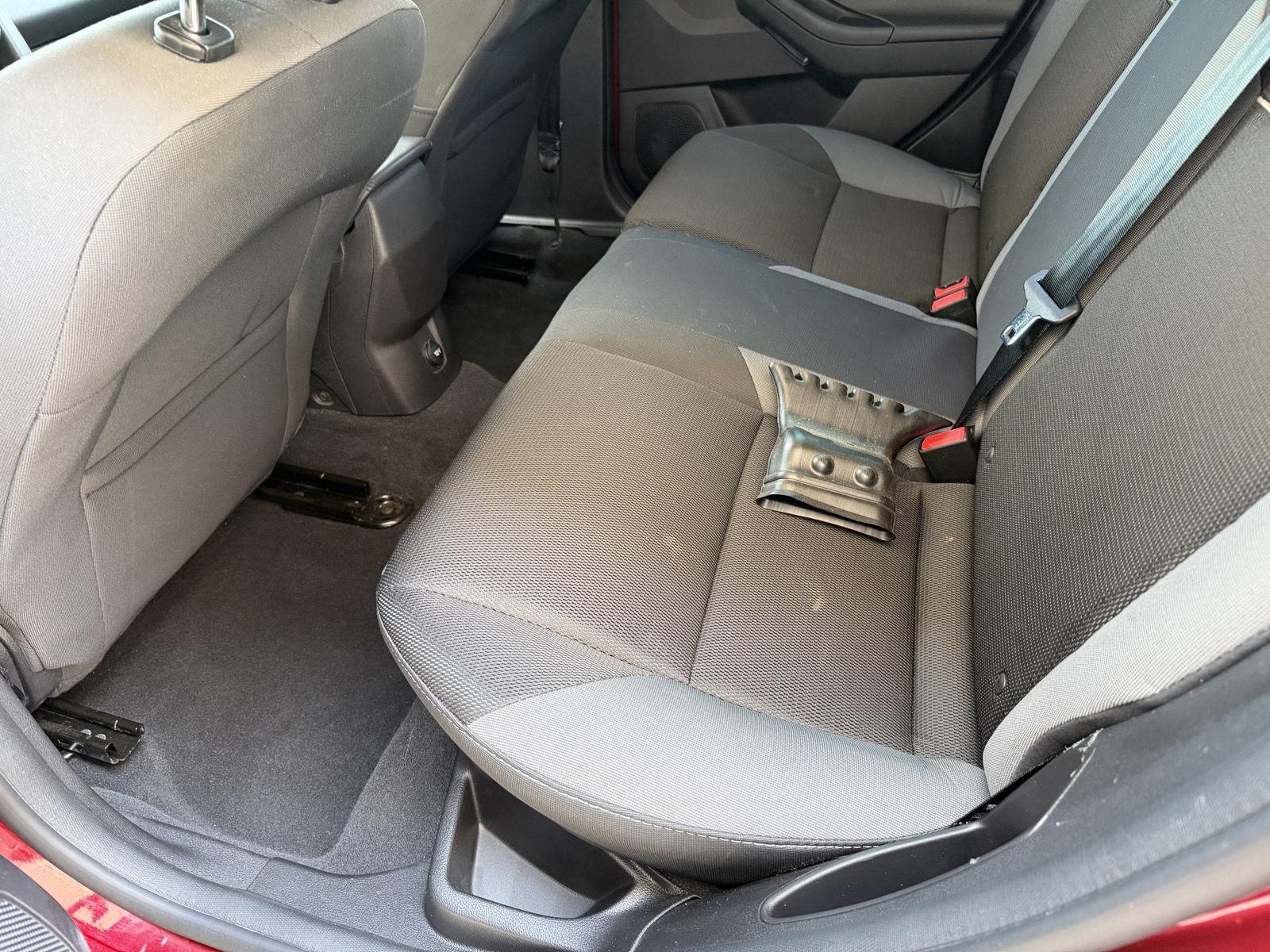 Vehicle photo 19