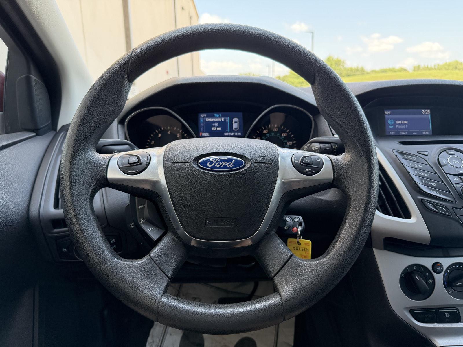 Vehicle photo 23