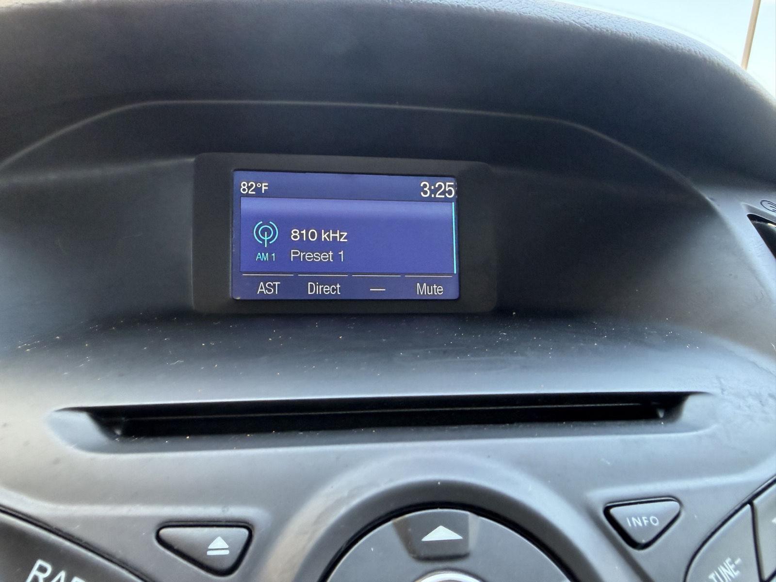 Vehicle photo 25