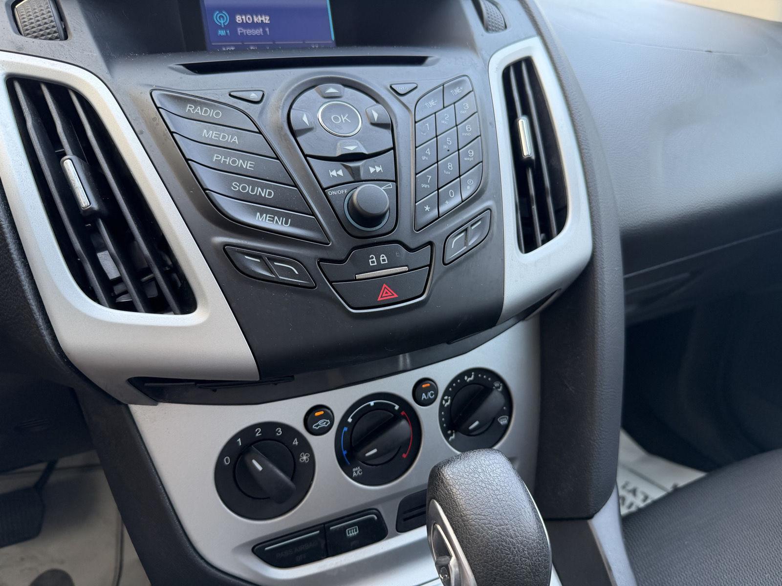 Vehicle photo 26