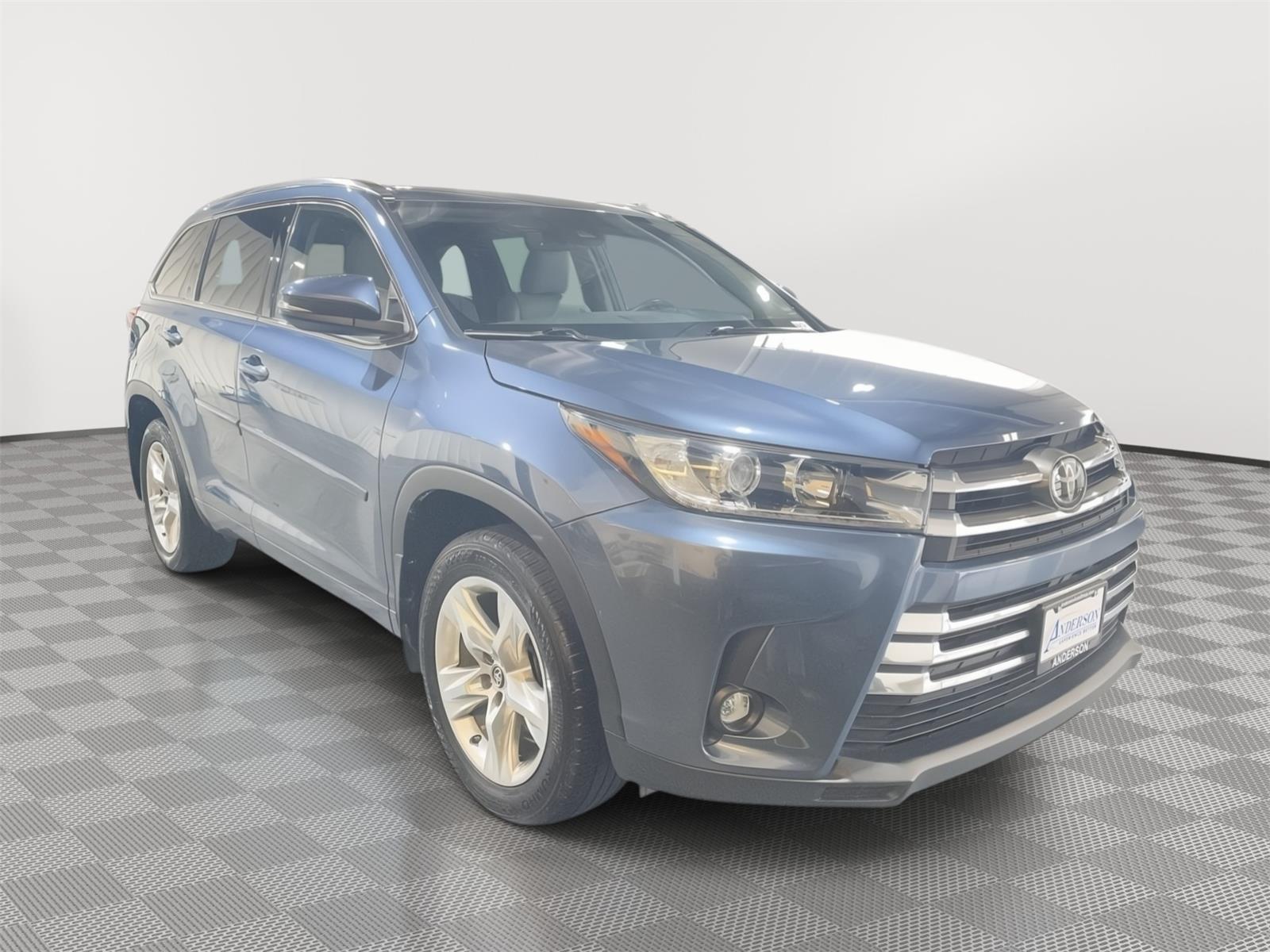 Vehicle photo 5