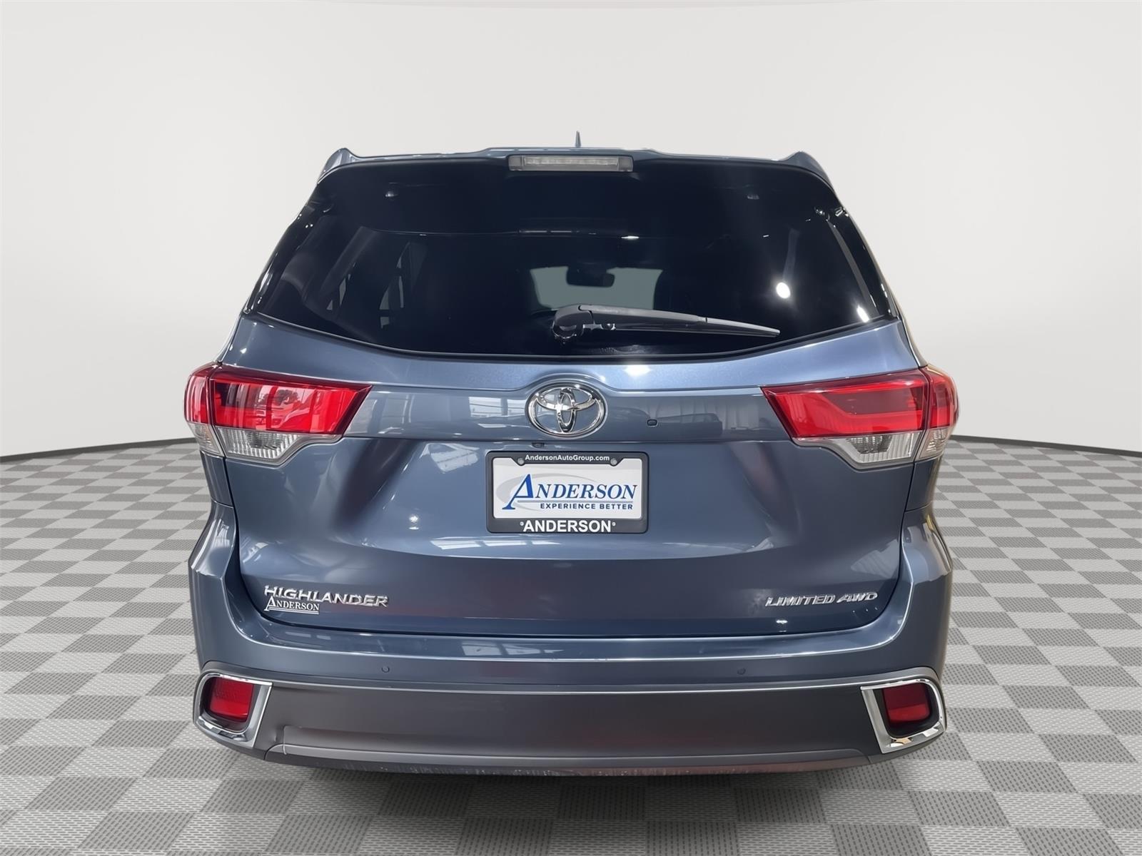Vehicle photo 8