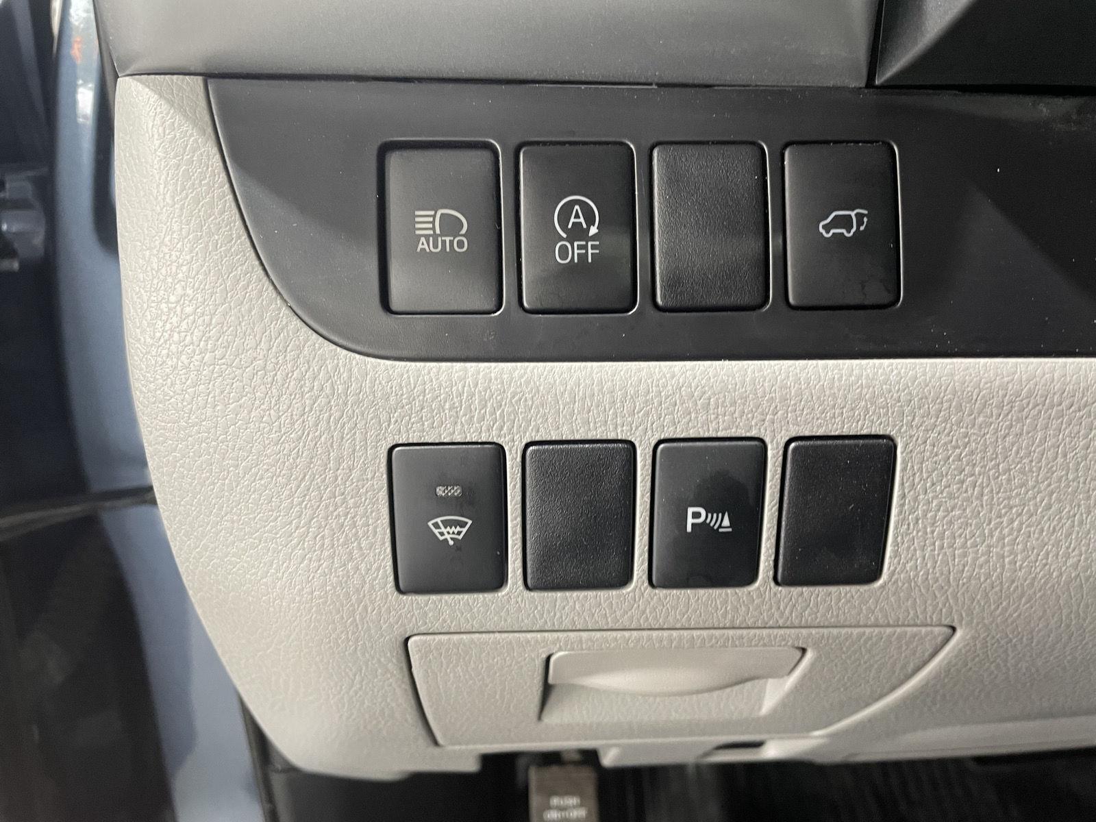Vehicle photo 16