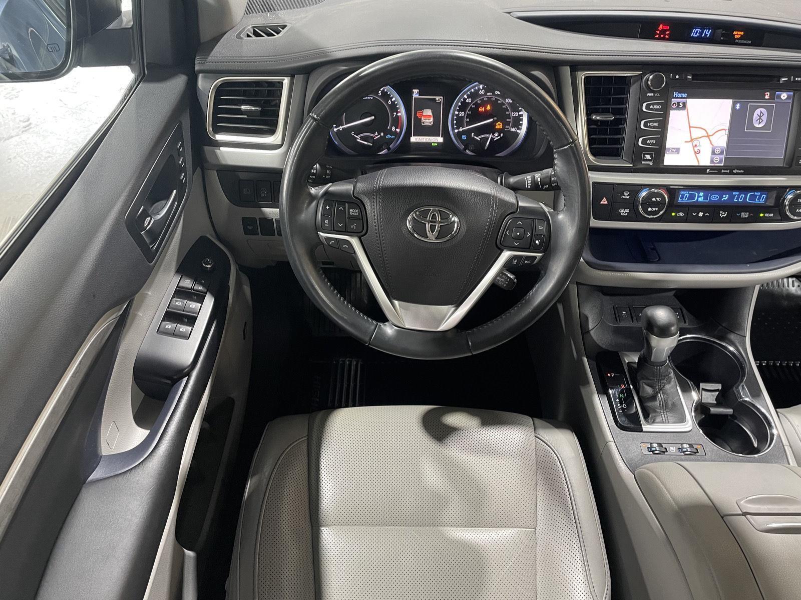 Vehicle photo 22