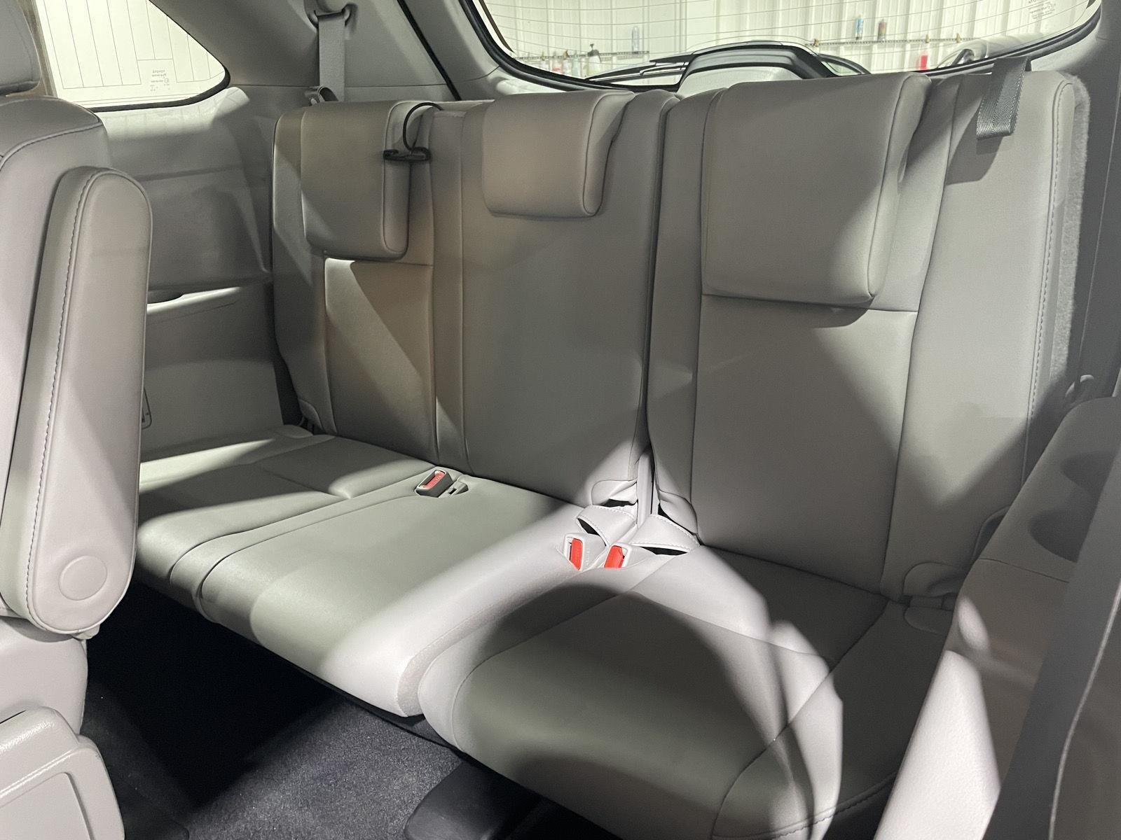 Vehicle photo 32