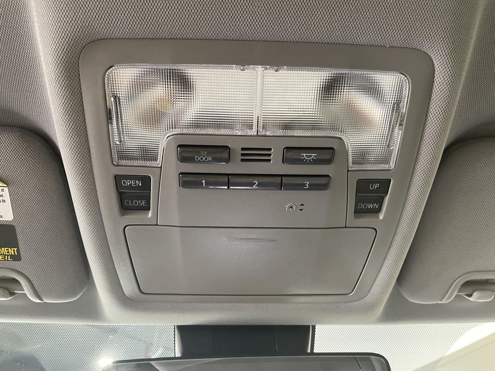 Vehicle photo 33