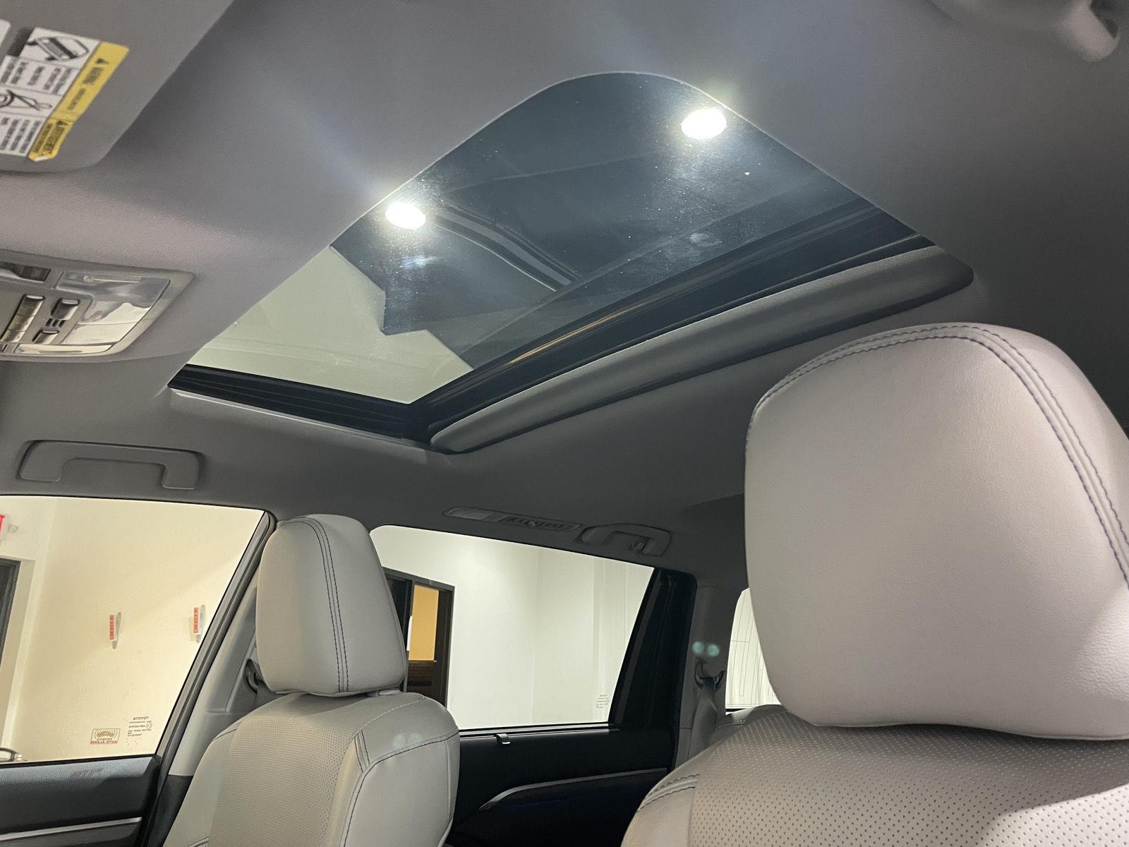 Vehicle photo 34