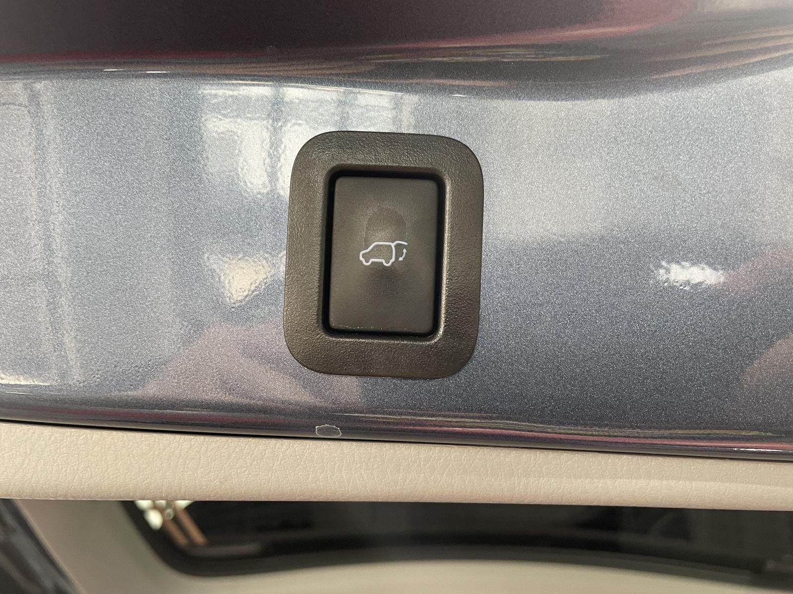 Vehicle photo 43