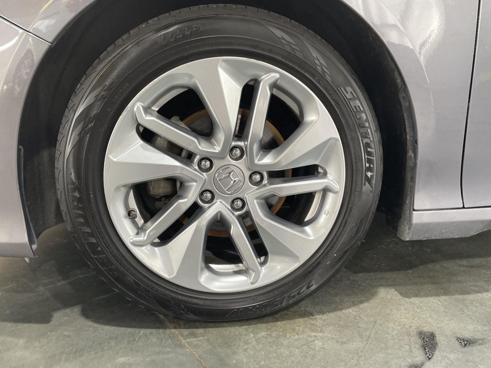 Vehicle photo 10