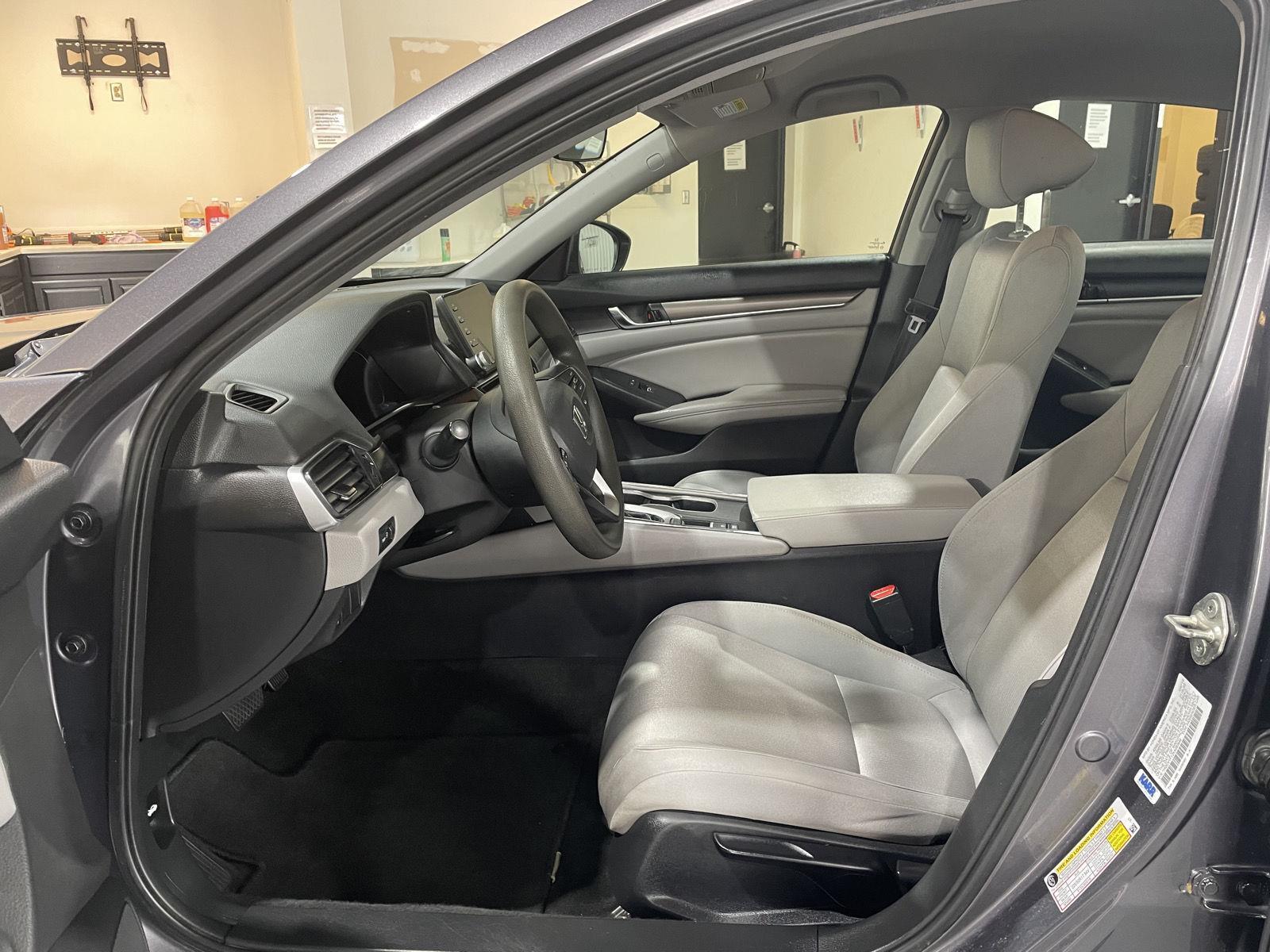 Vehicle photo 14