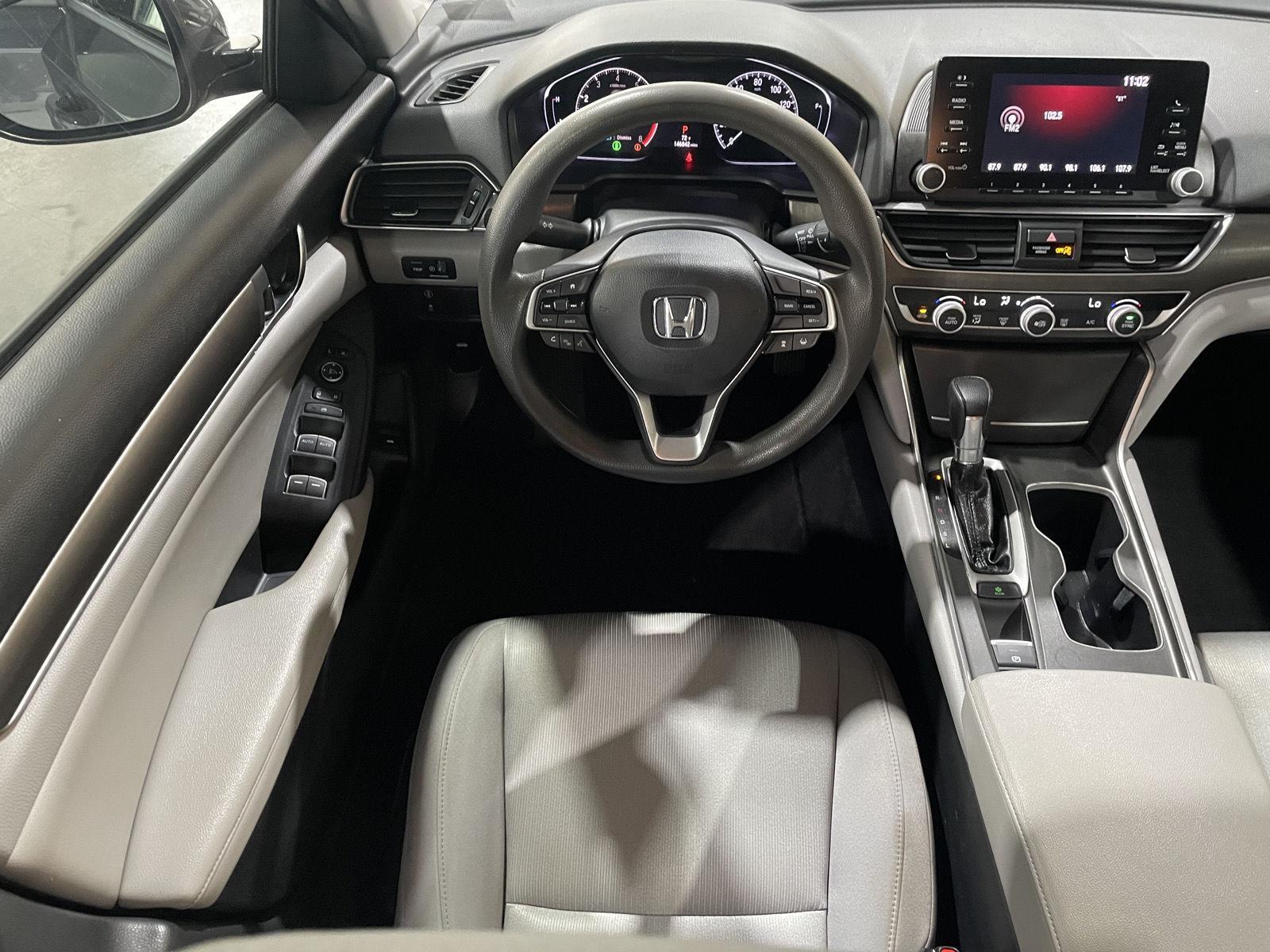 Vehicle photo 16
