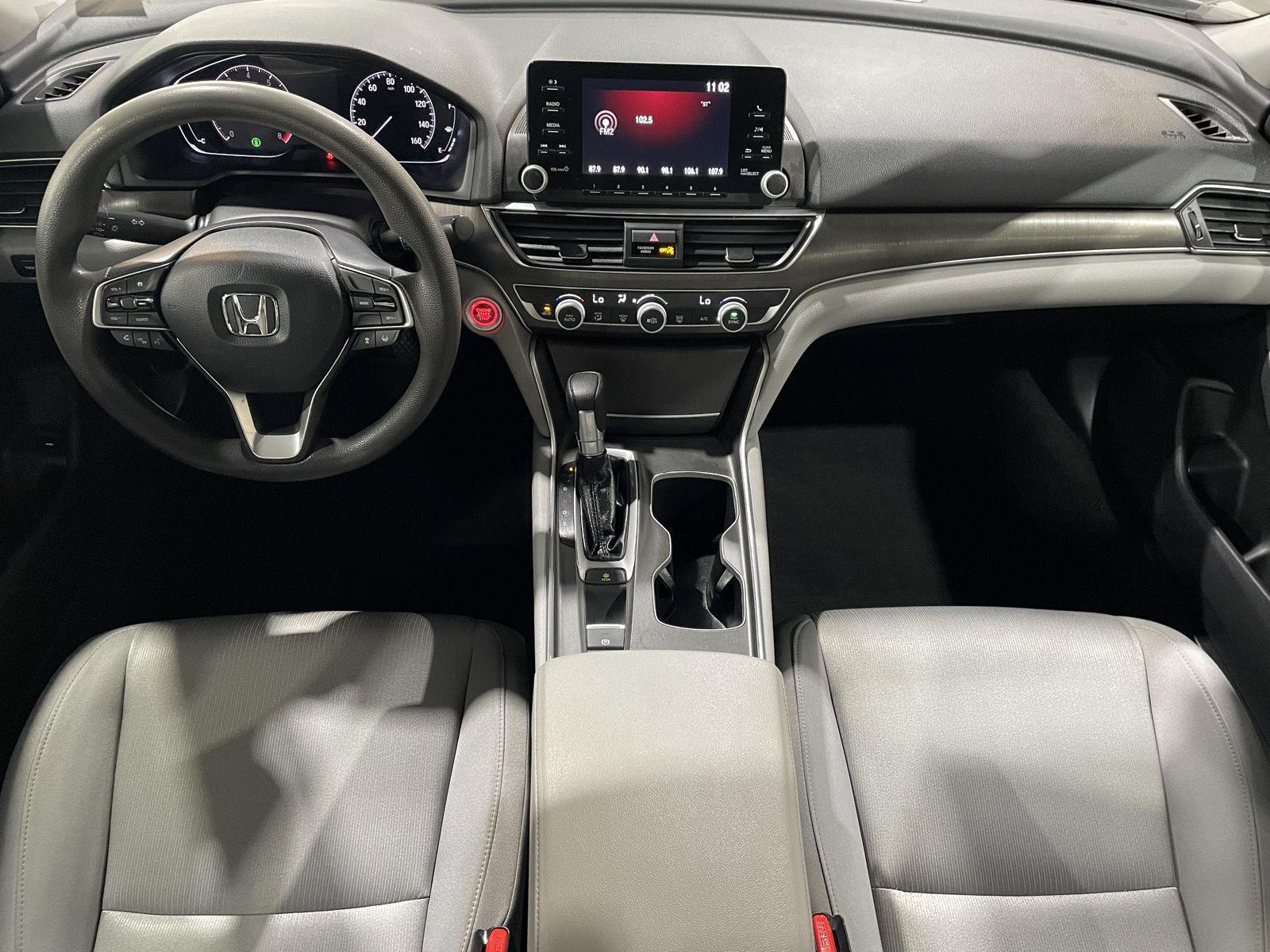 Vehicle photo 17