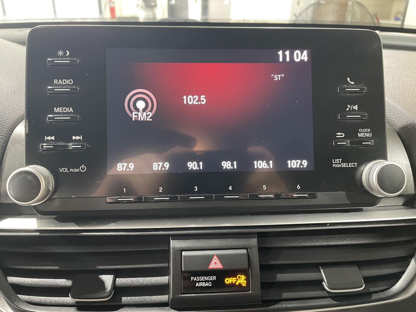 Vehicle photo 26