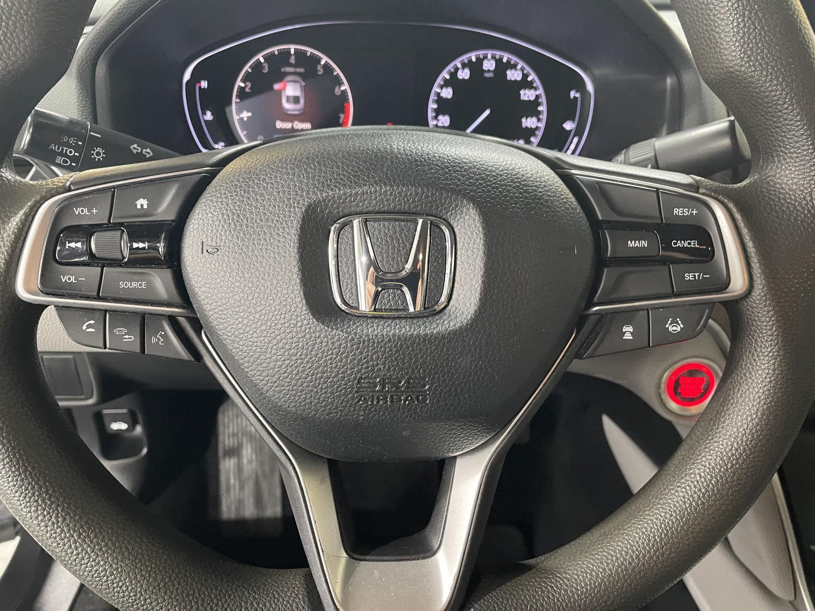 Vehicle photo 30