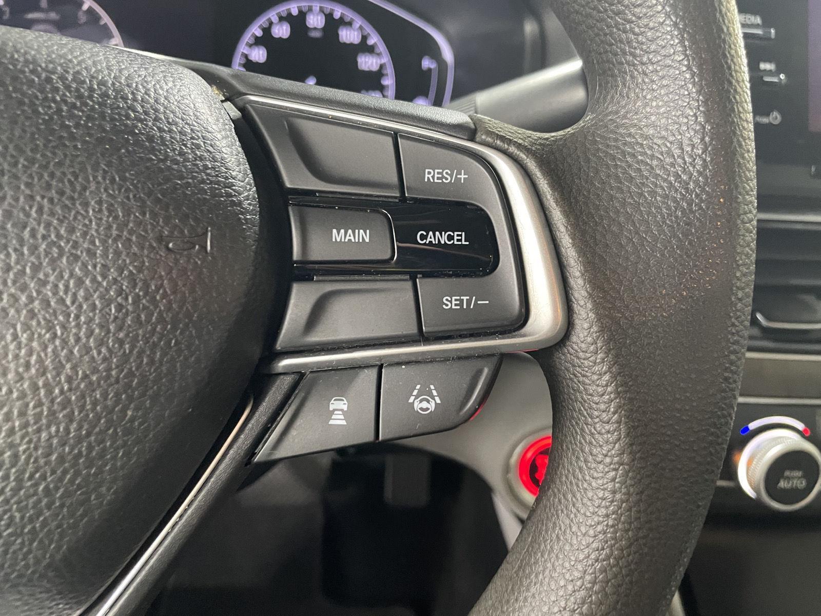 Vehicle photo 32