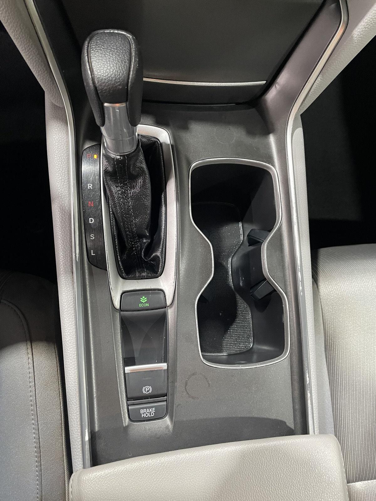 Vehicle photo 34
