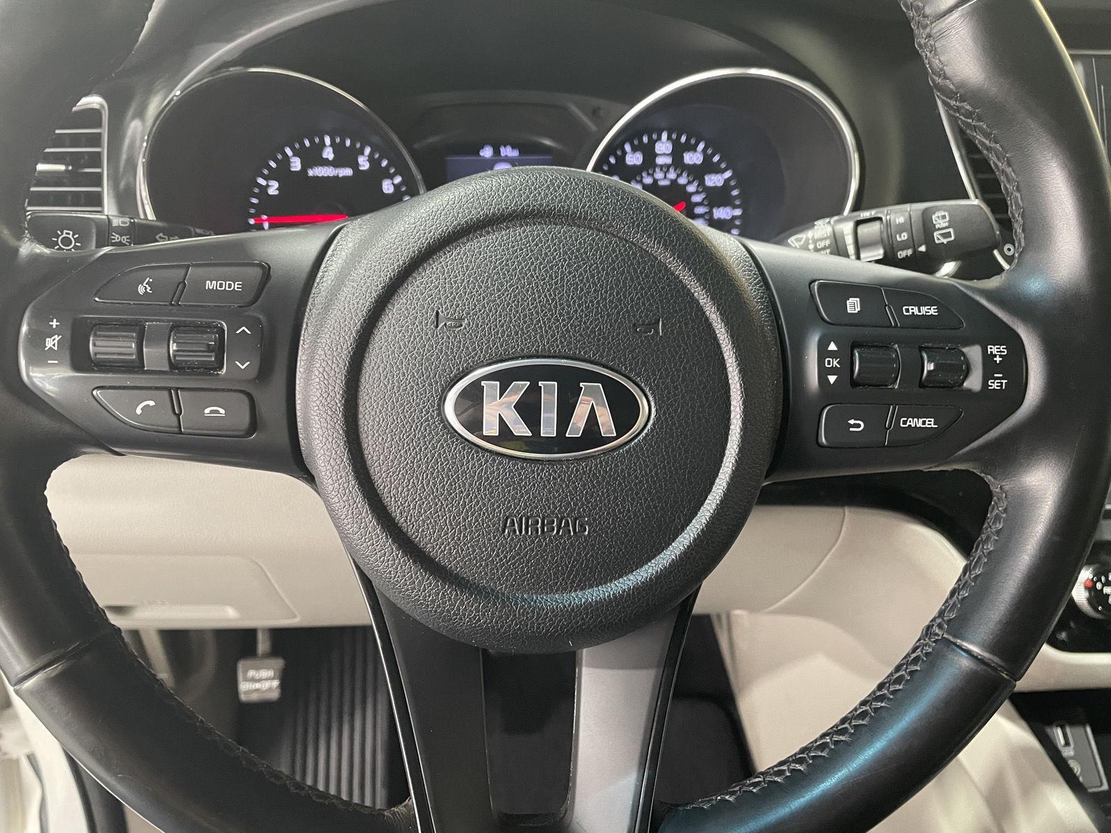 Vehicle photo 13