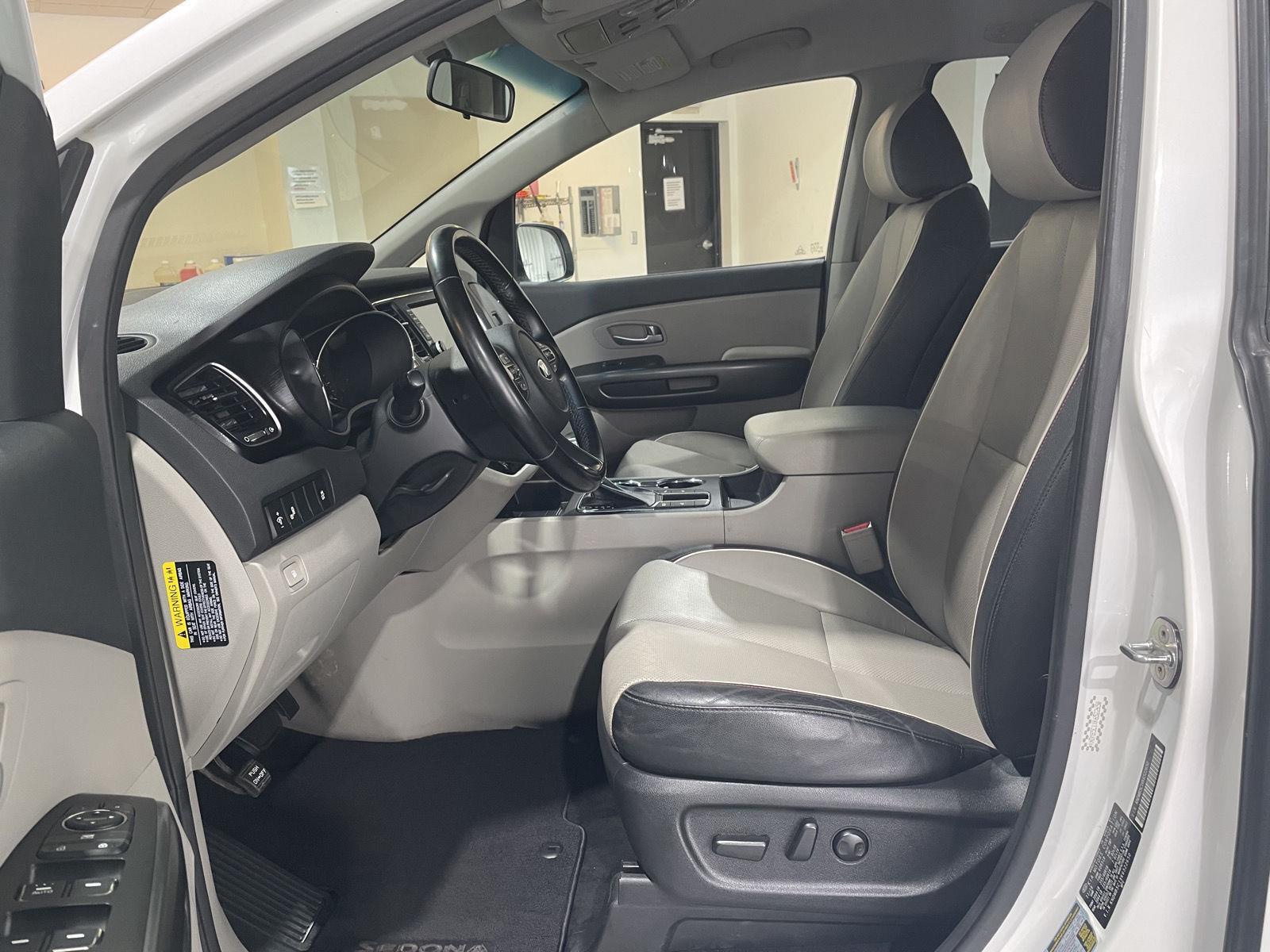 Vehicle photo 19