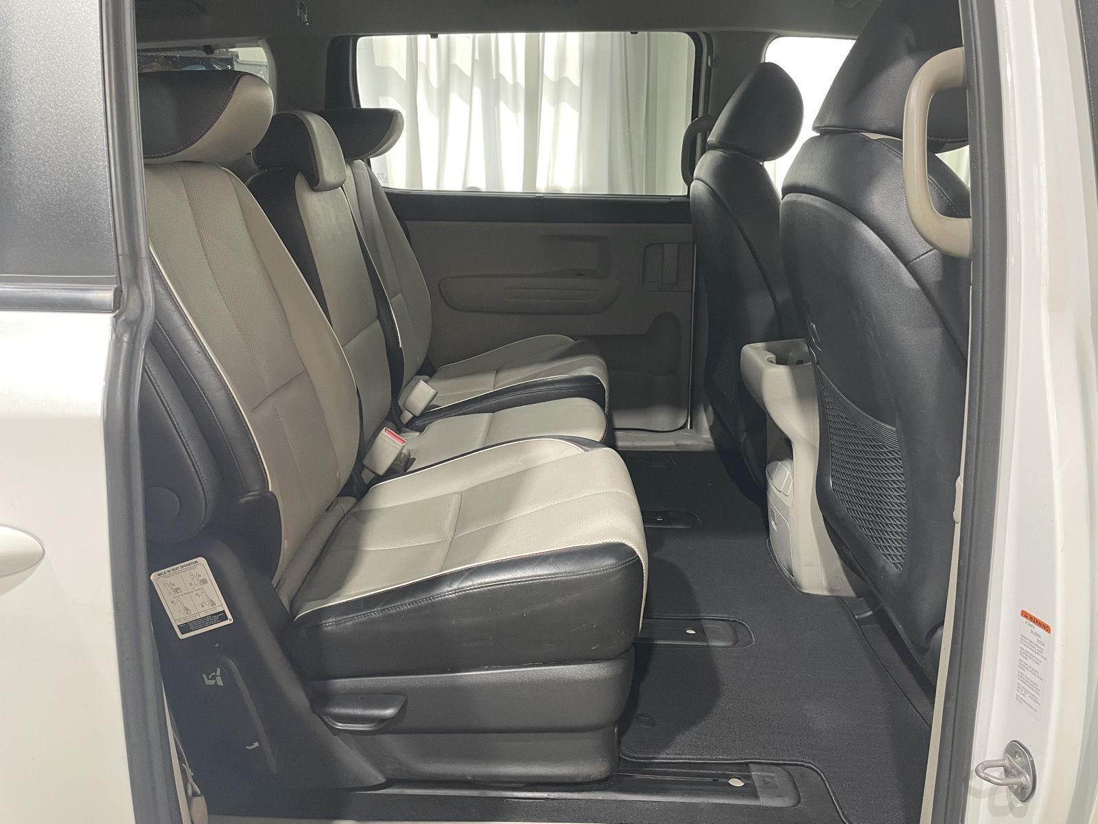 Vehicle photo 26