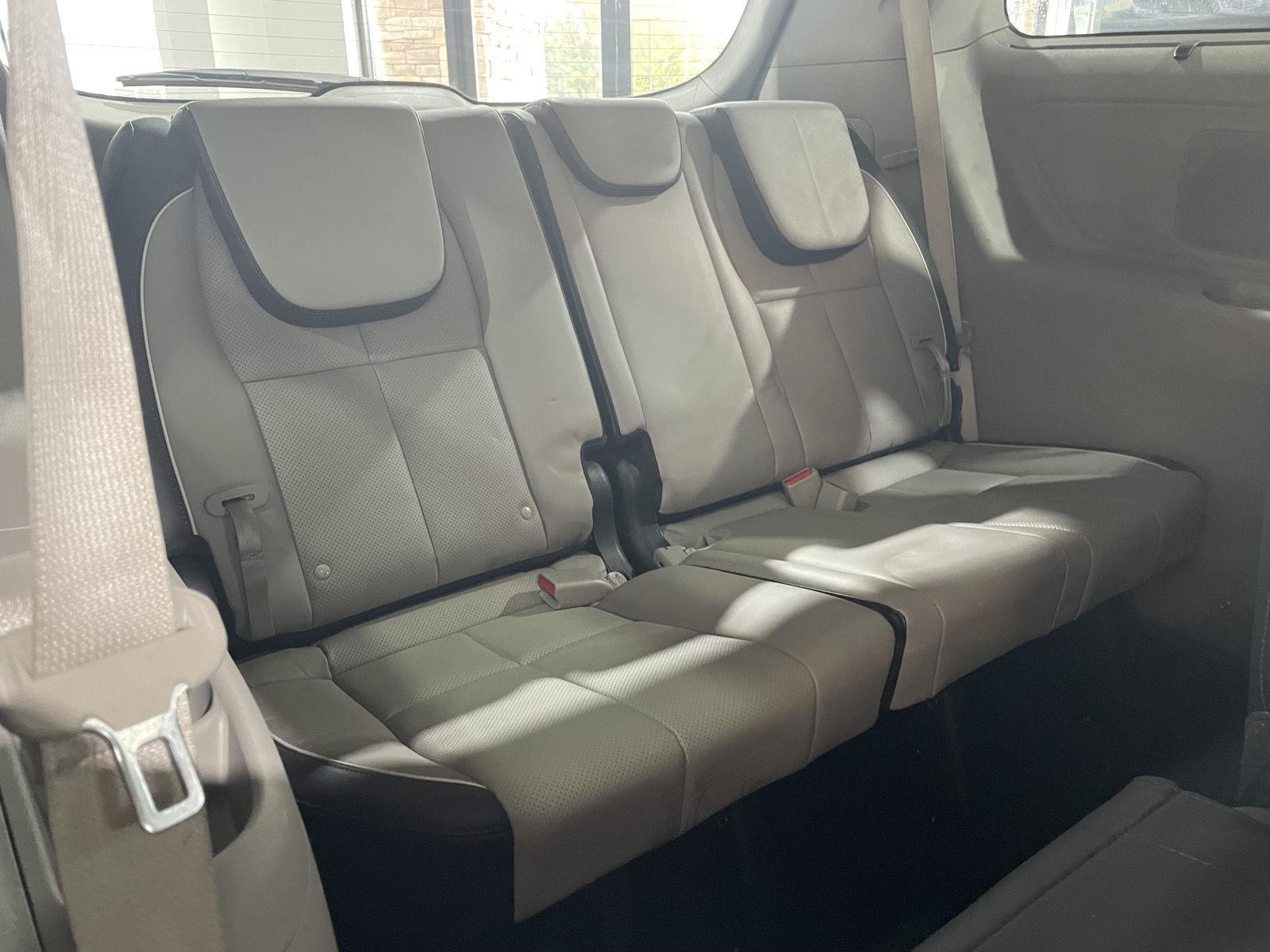 Vehicle photo 27