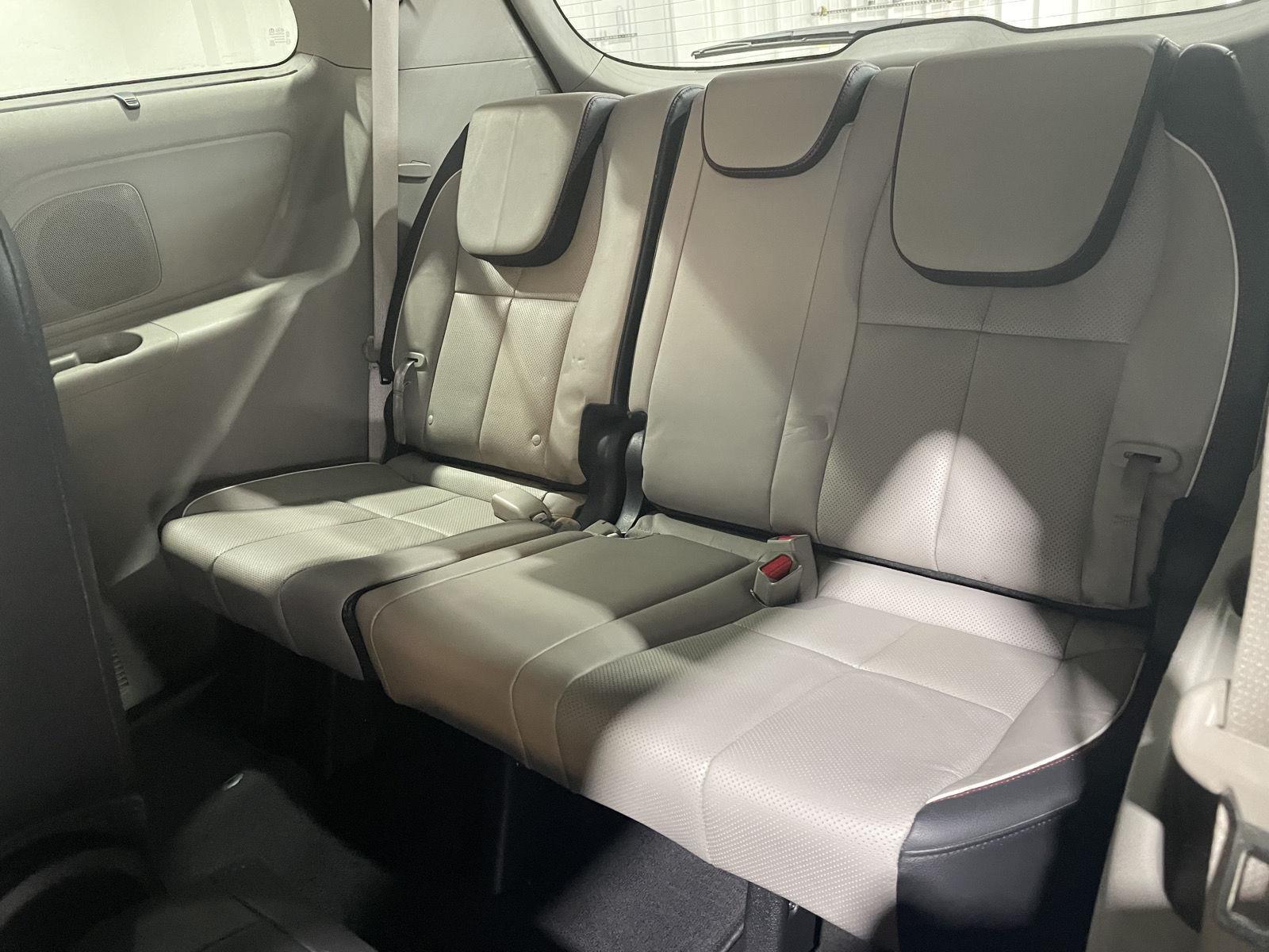 Vehicle photo 29