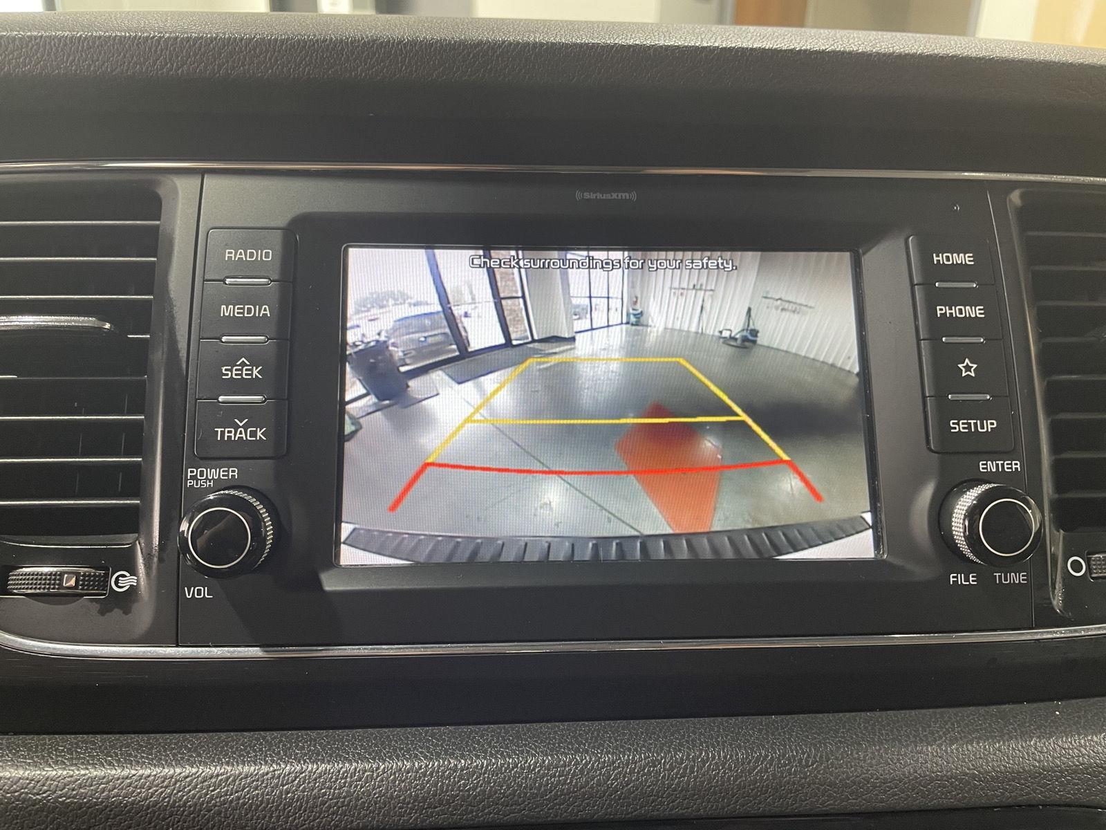 Vehicle photo 32