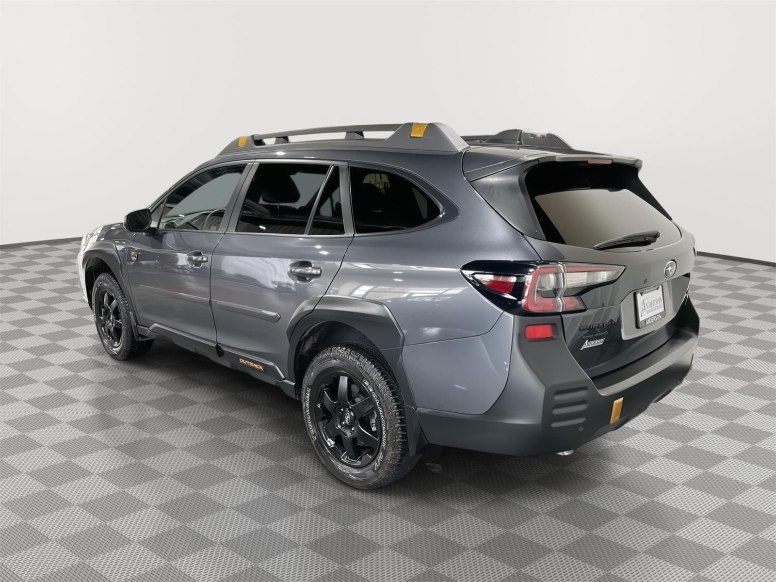 Vehicle photo 9