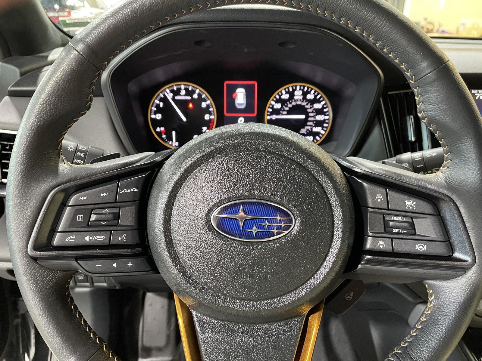 Vehicle photo 12