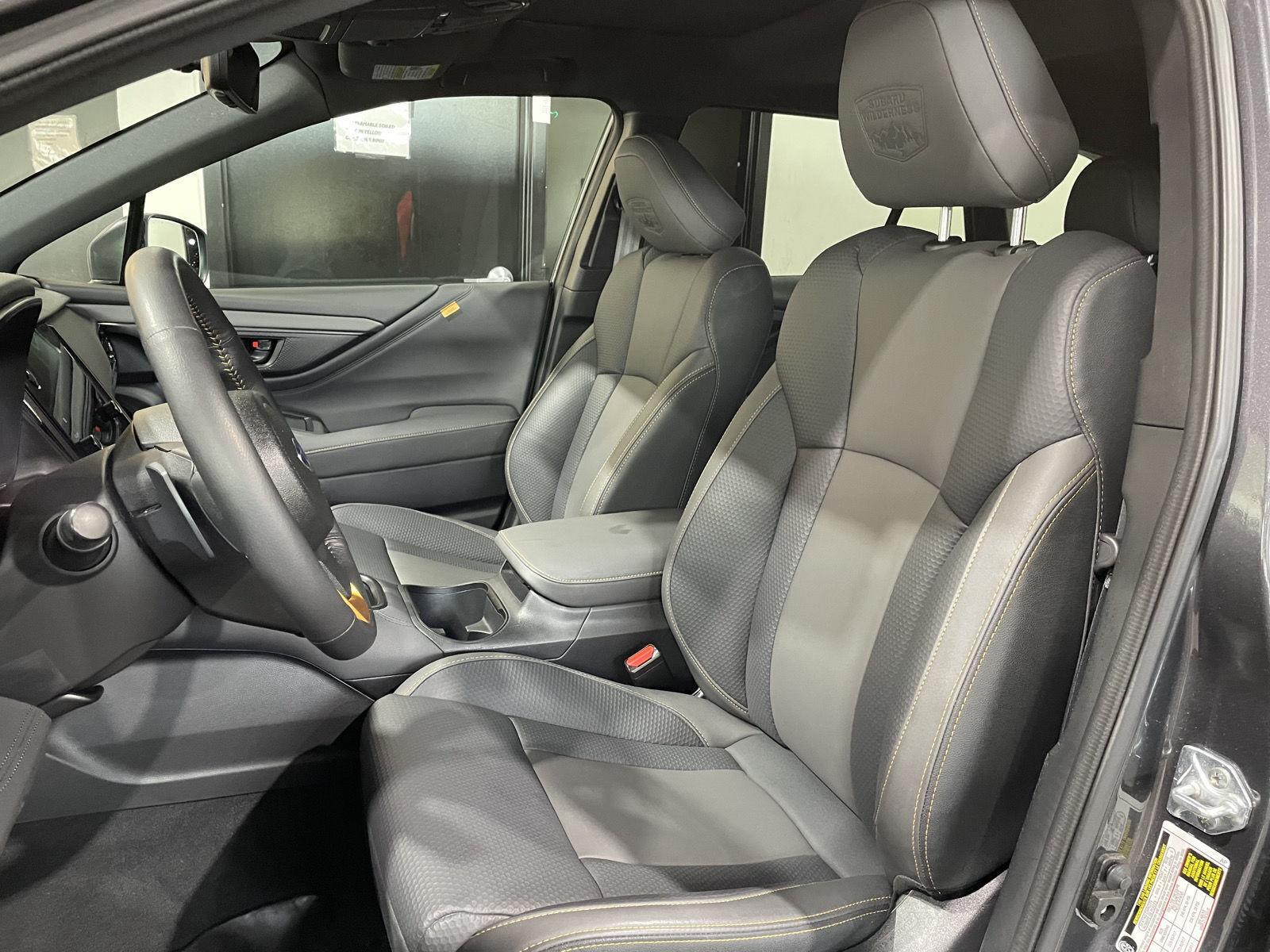 Vehicle photo 19