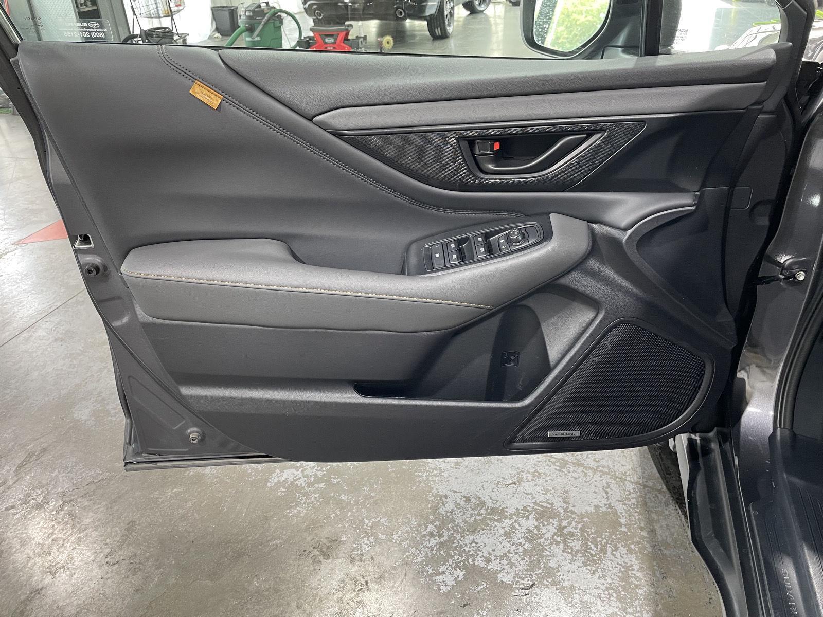 Vehicle photo 20