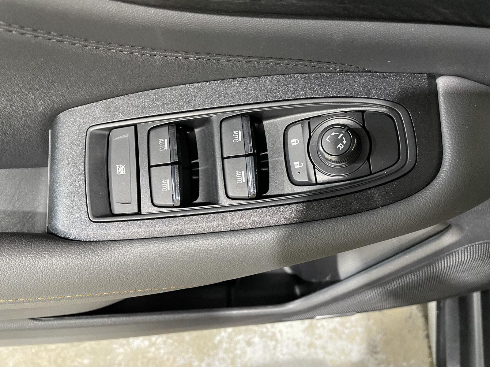 Vehicle photo 21