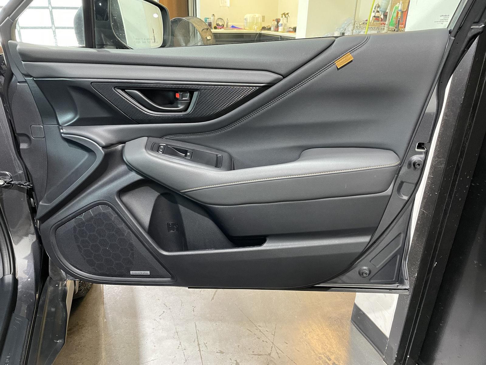 Vehicle photo 26