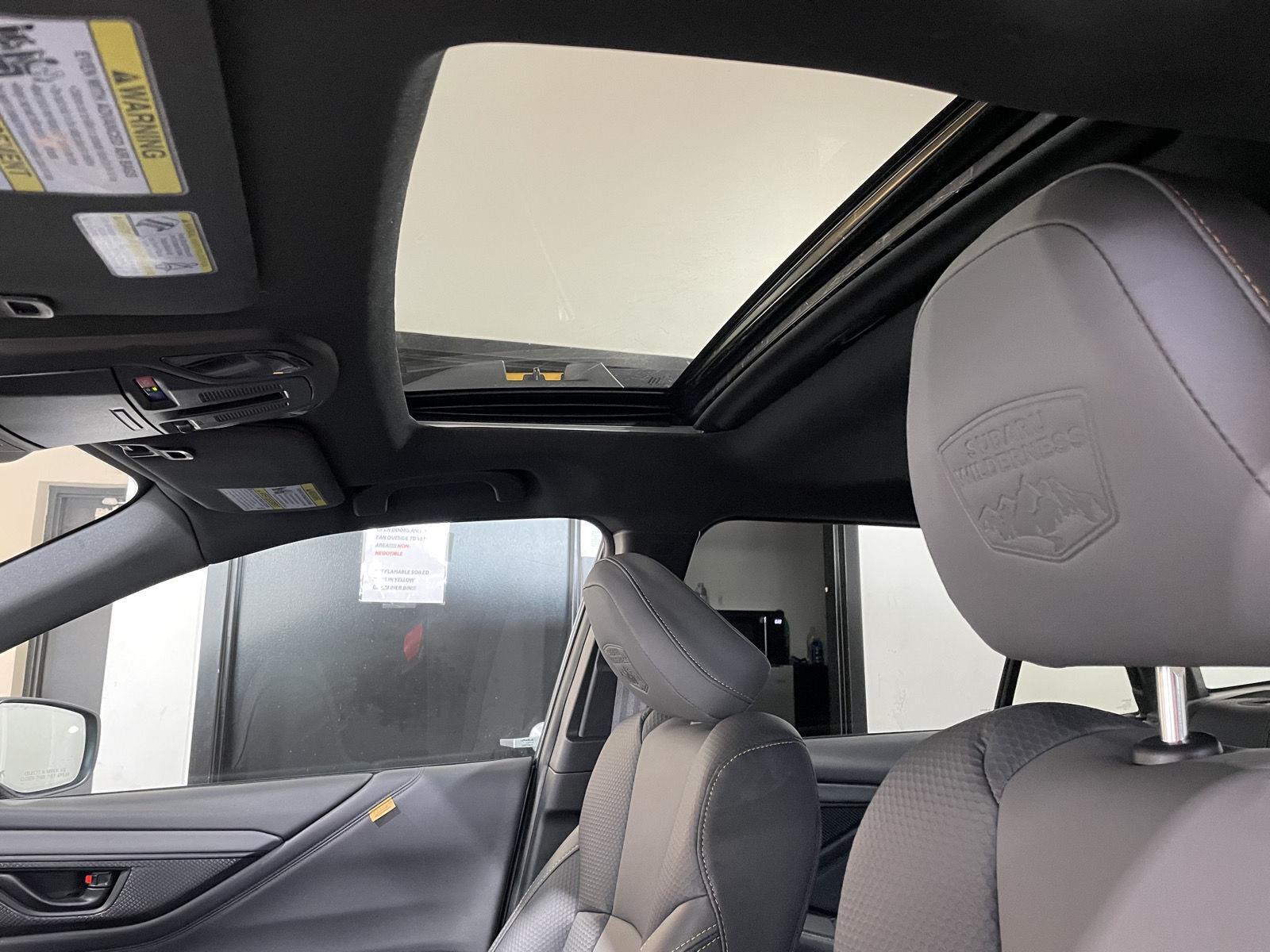Vehicle photo 29