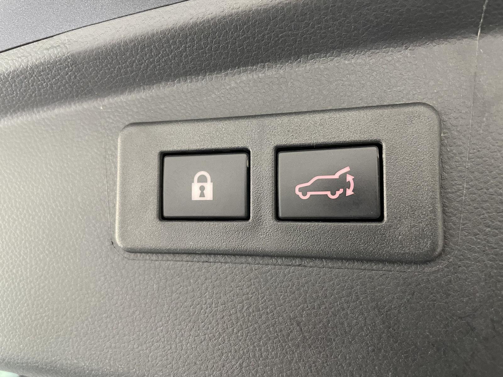 Vehicle photo 43