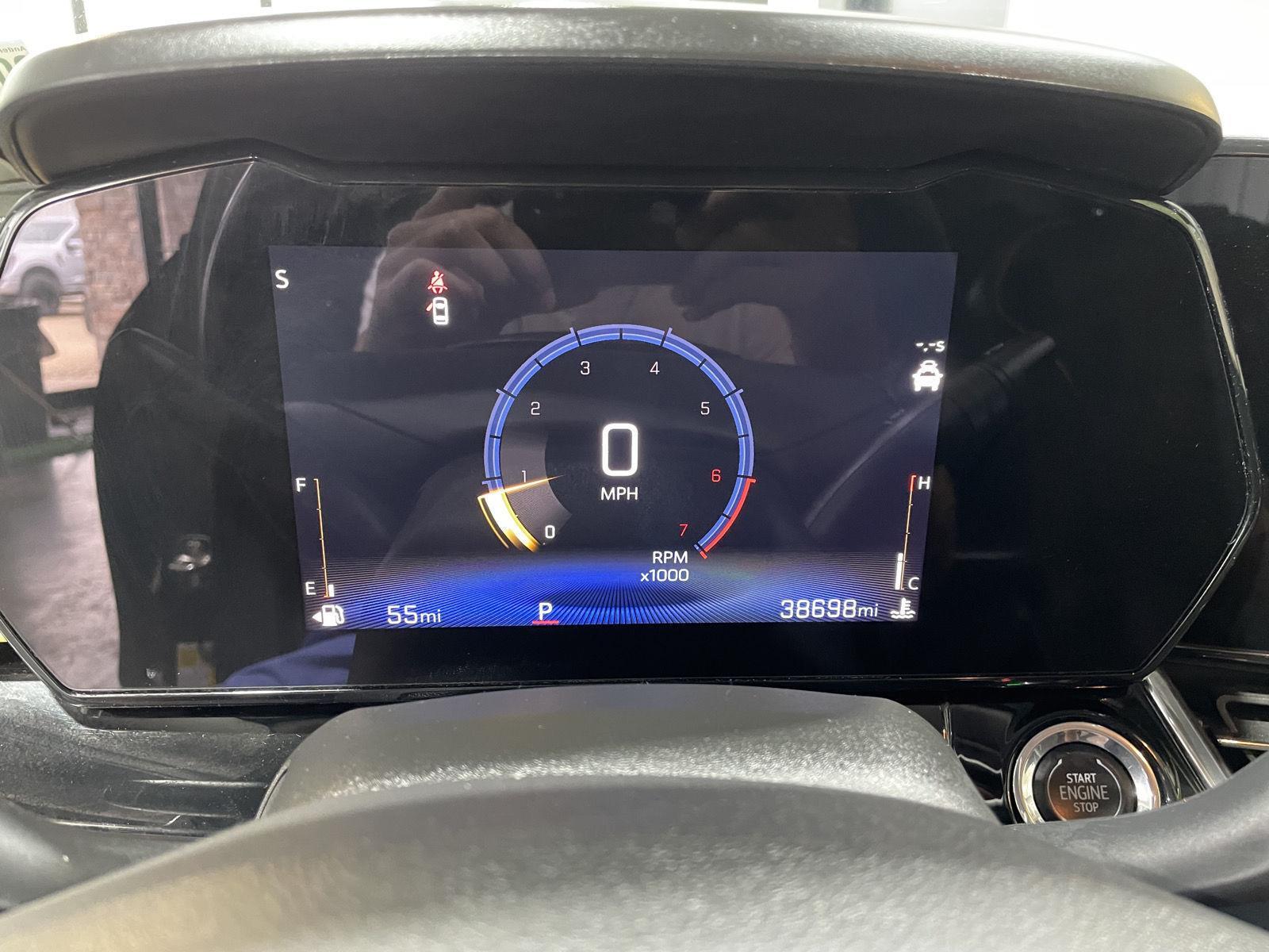 Vehicle photo 3