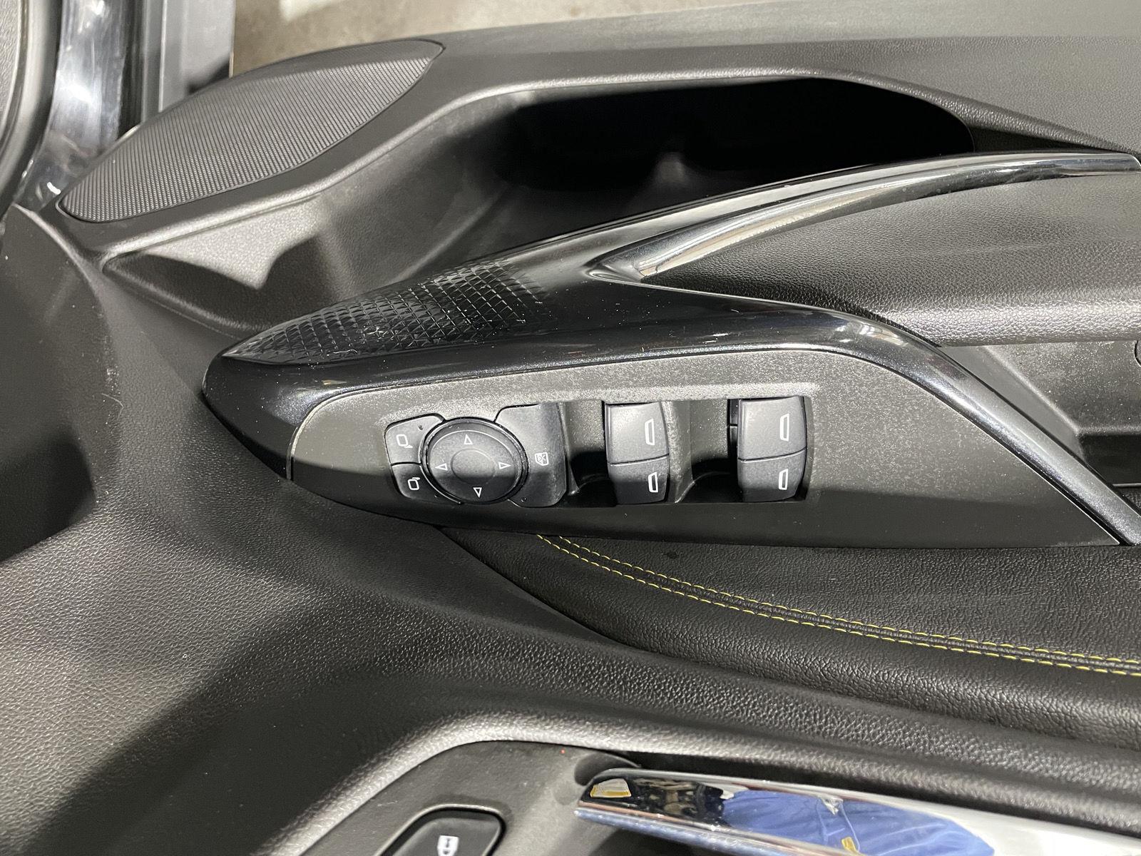 Vehicle photo 11