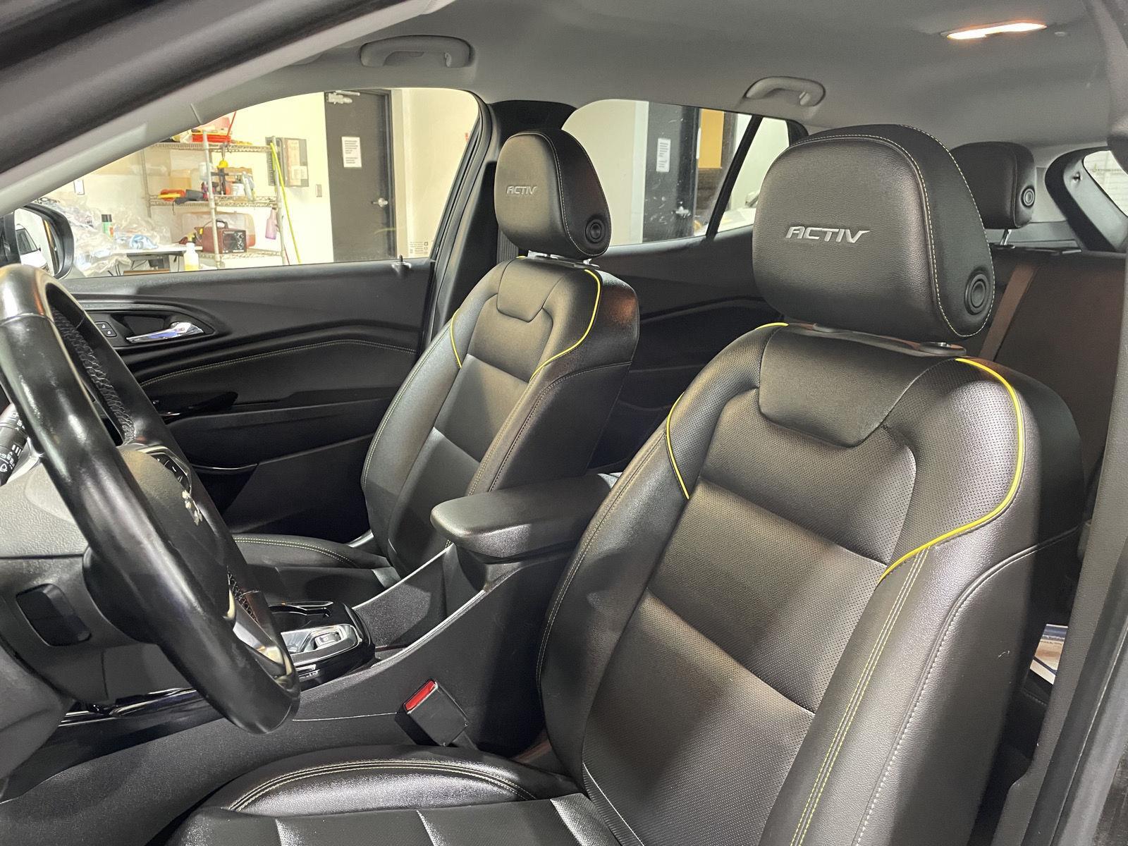 Vehicle photo 13