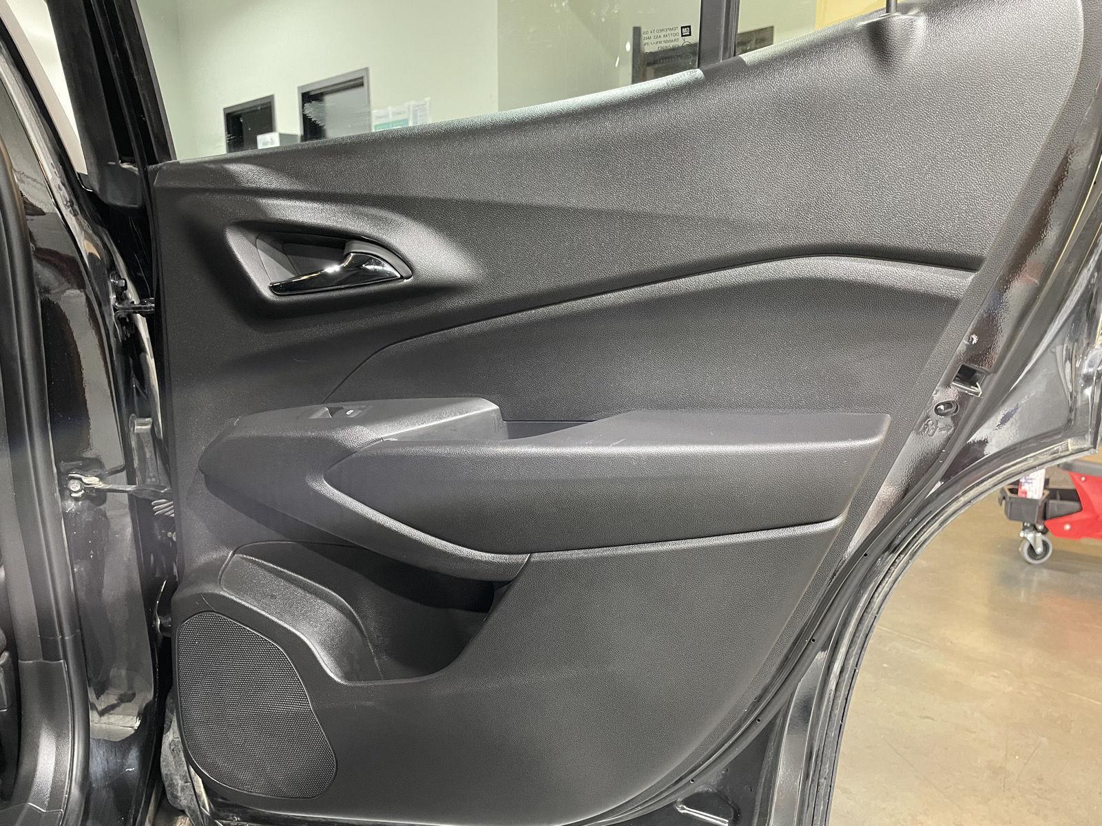 Vehicle photo 16