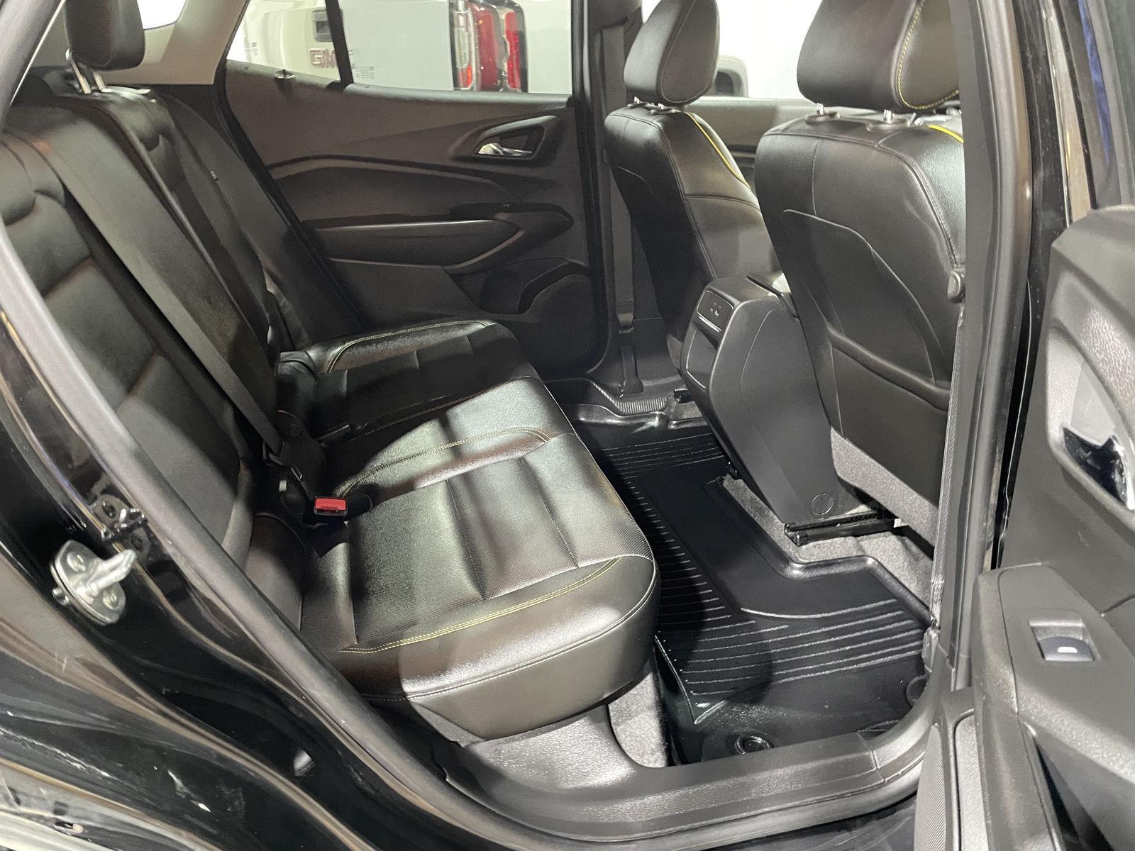 Vehicle photo 17