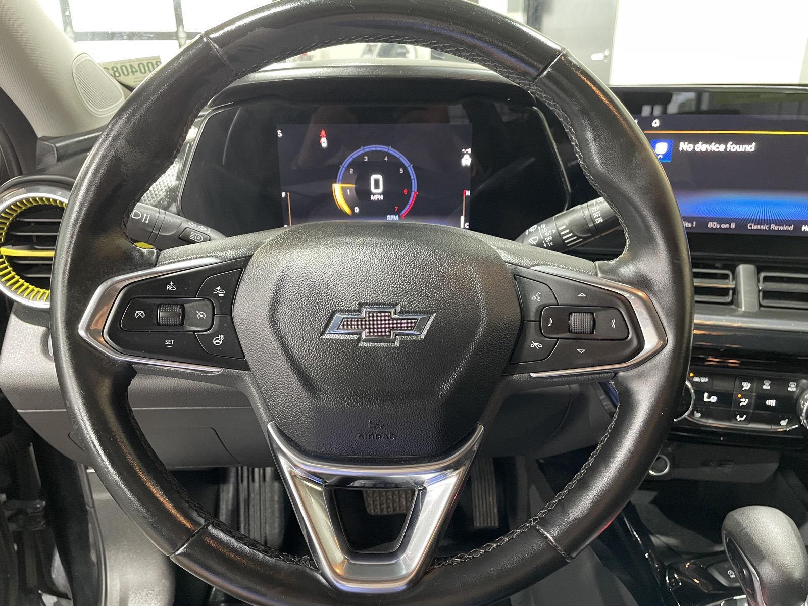 Vehicle photo 21