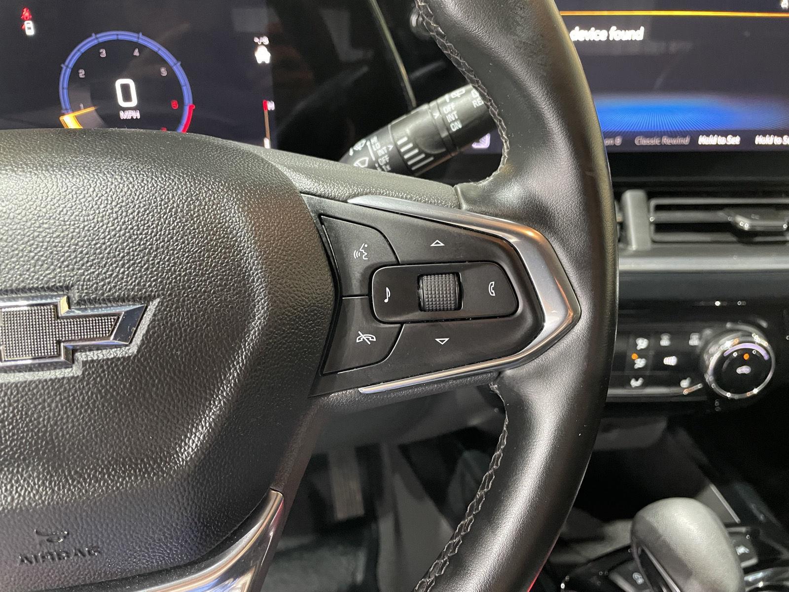 Vehicle photo 24