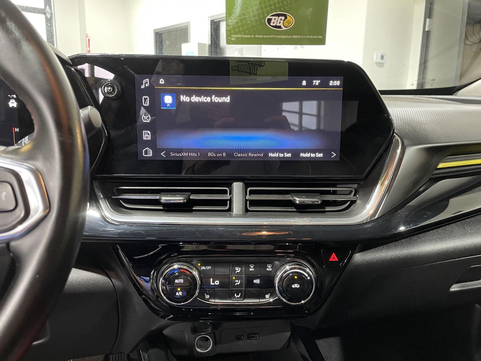 Vehicle photo 26