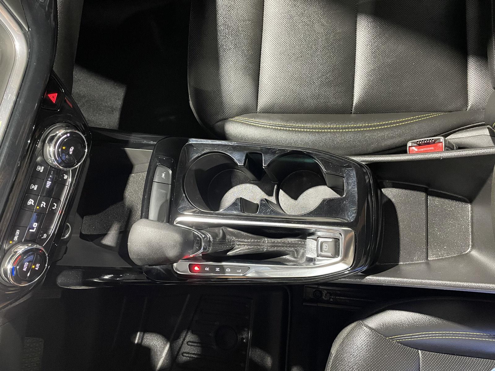 Vehicle photo 29