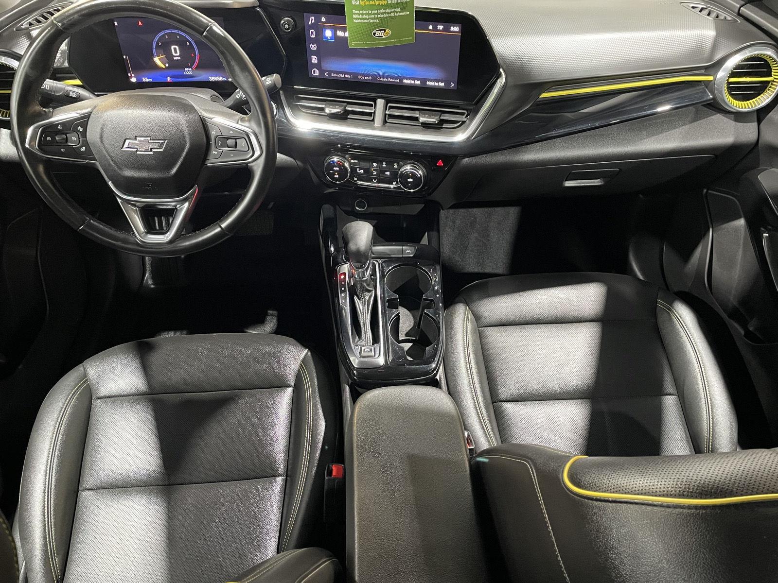 Vehicle photo 31
