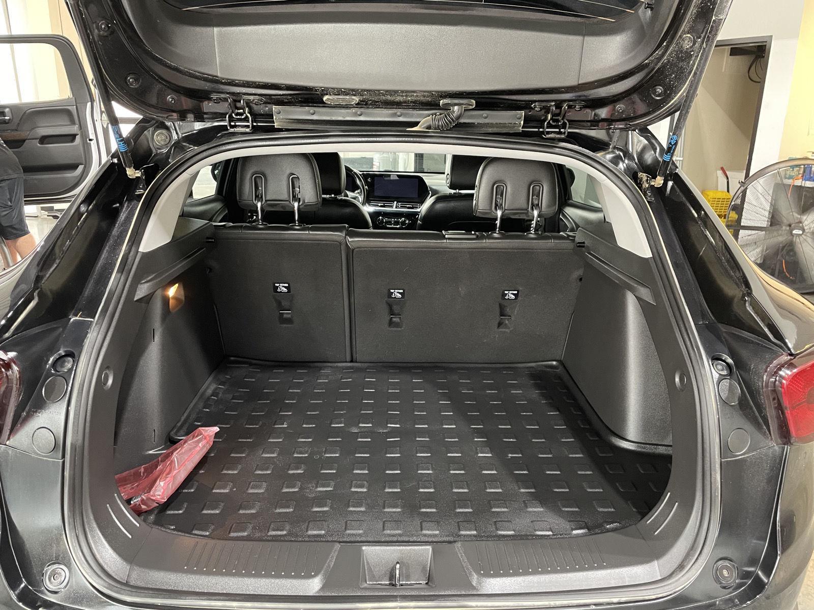 Vehicle photo 33