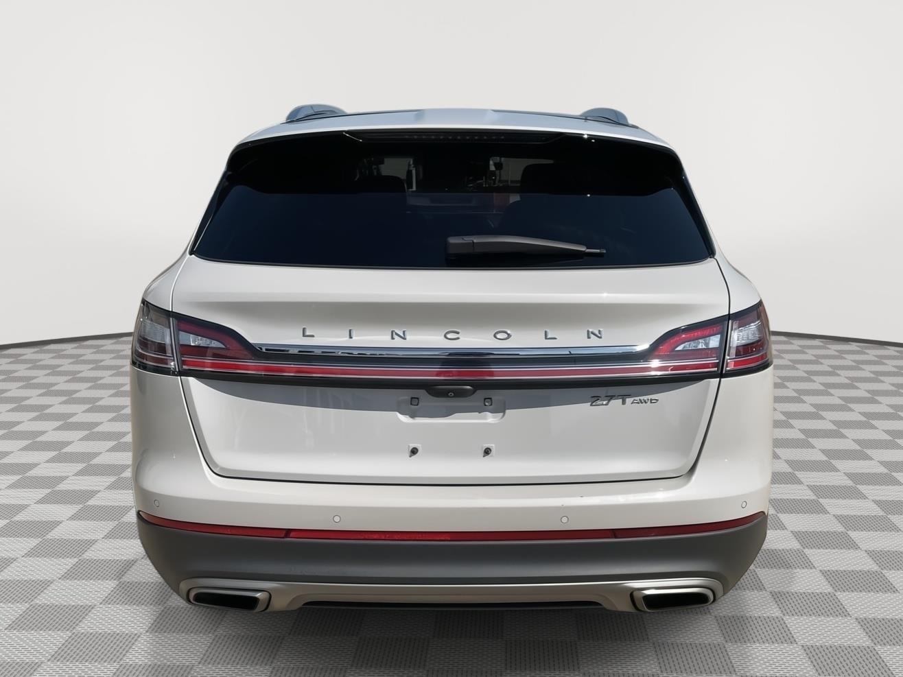 Vehicle photo 5