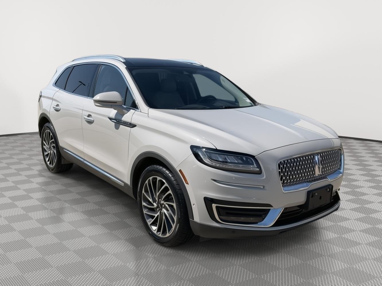 Vehicle photo 8