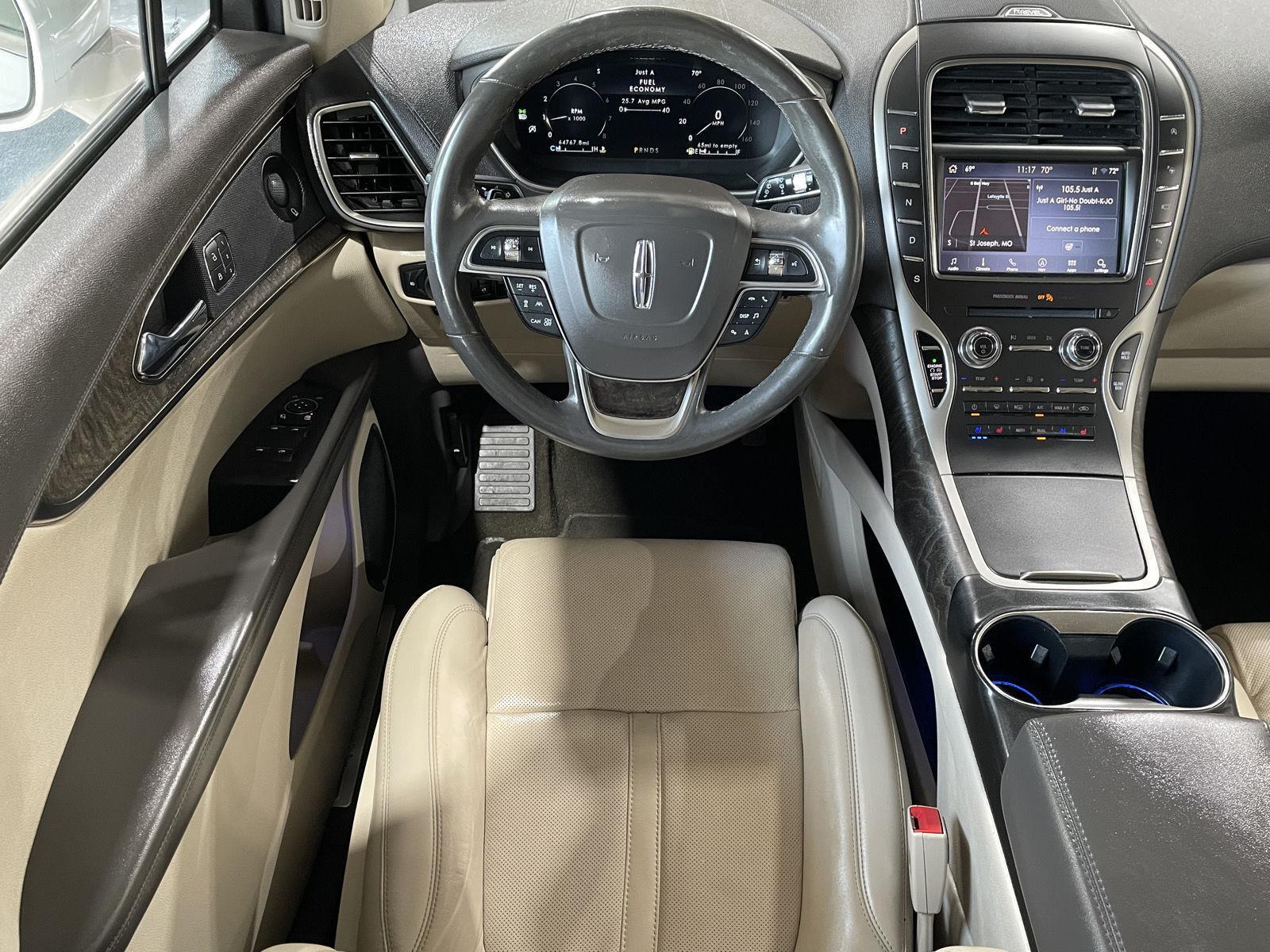 Vehicle photo 23