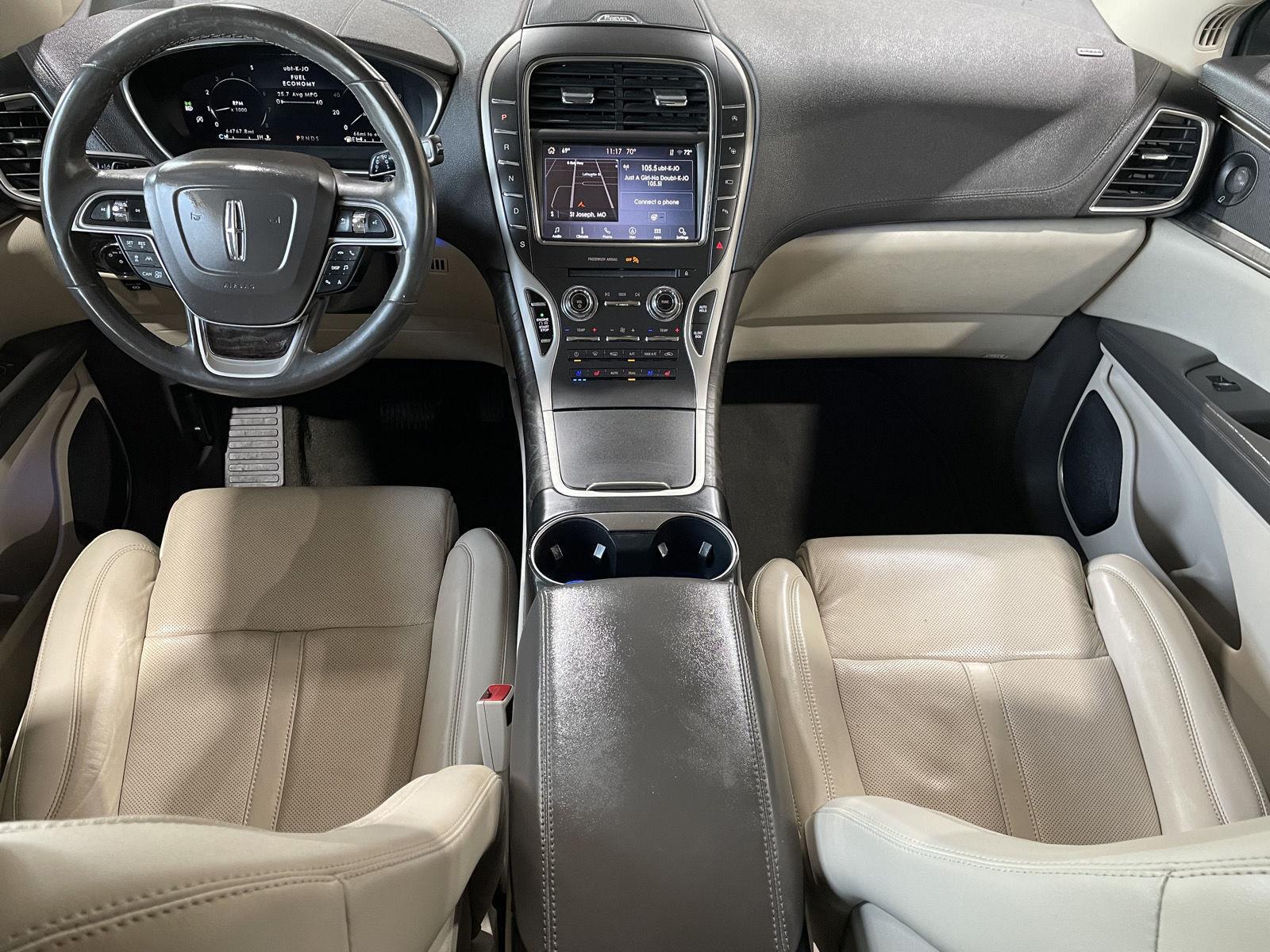 Vehicle photo 24